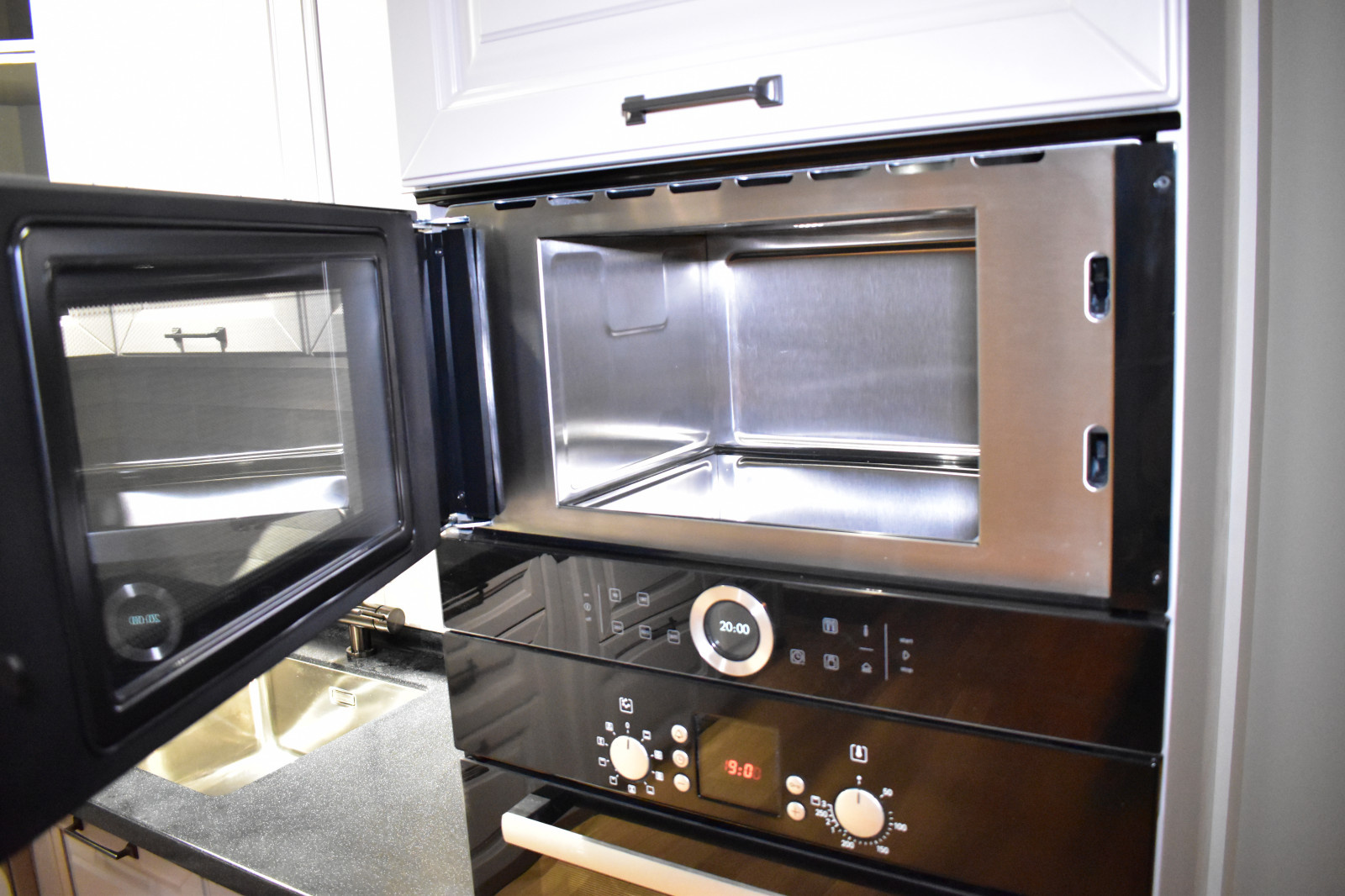 Кухня ЭКО массив бука с акриловой столешницей