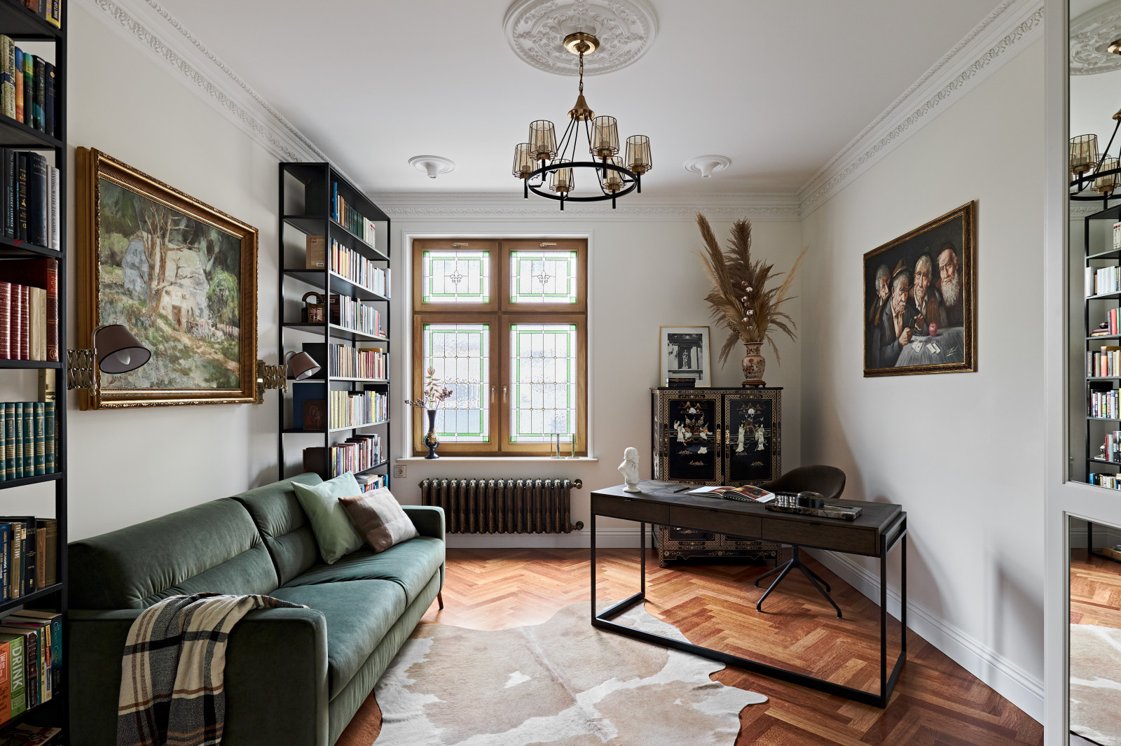 Houzz тур: Квартира с прозрачной кухней и мраморными каминами