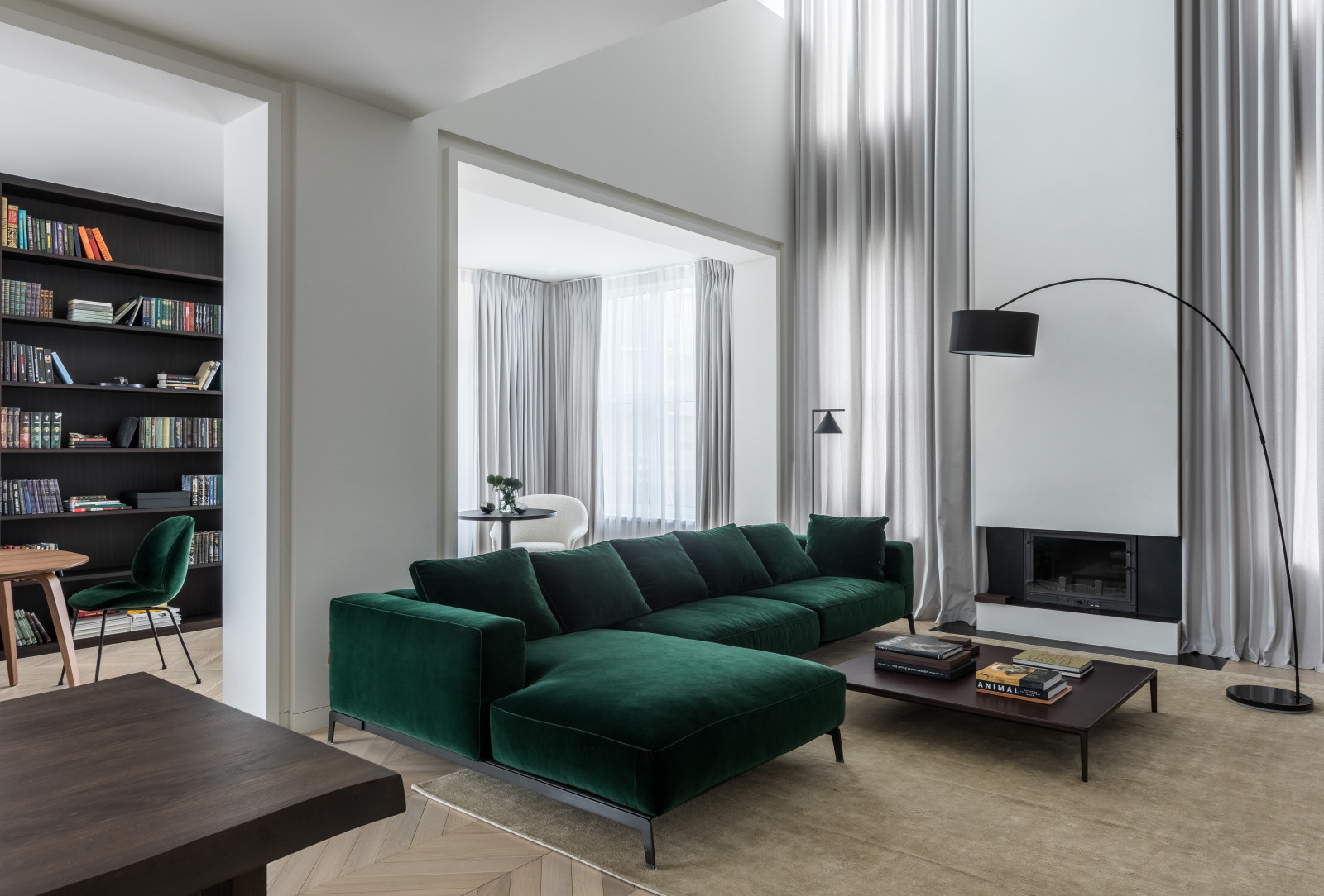 Houzz тур: Дом с рабочей кухней, отдельной игровой и кинозалом