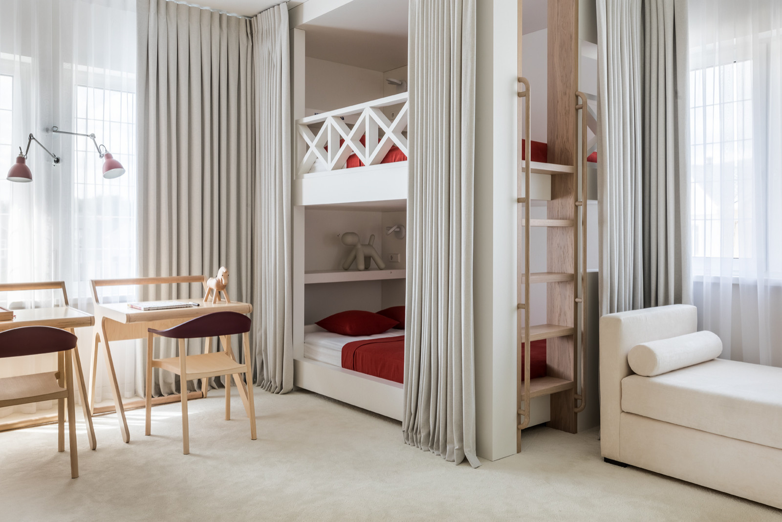 Houzz тур: Дом с рабочей кухней, отдельной игровой и кинозалом