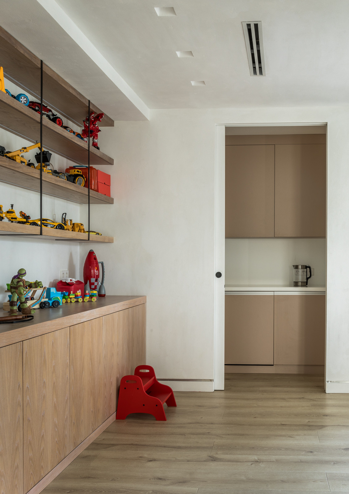 Houzz тур: Дом с рабочей кухней, отдельной игровой и кинозалом