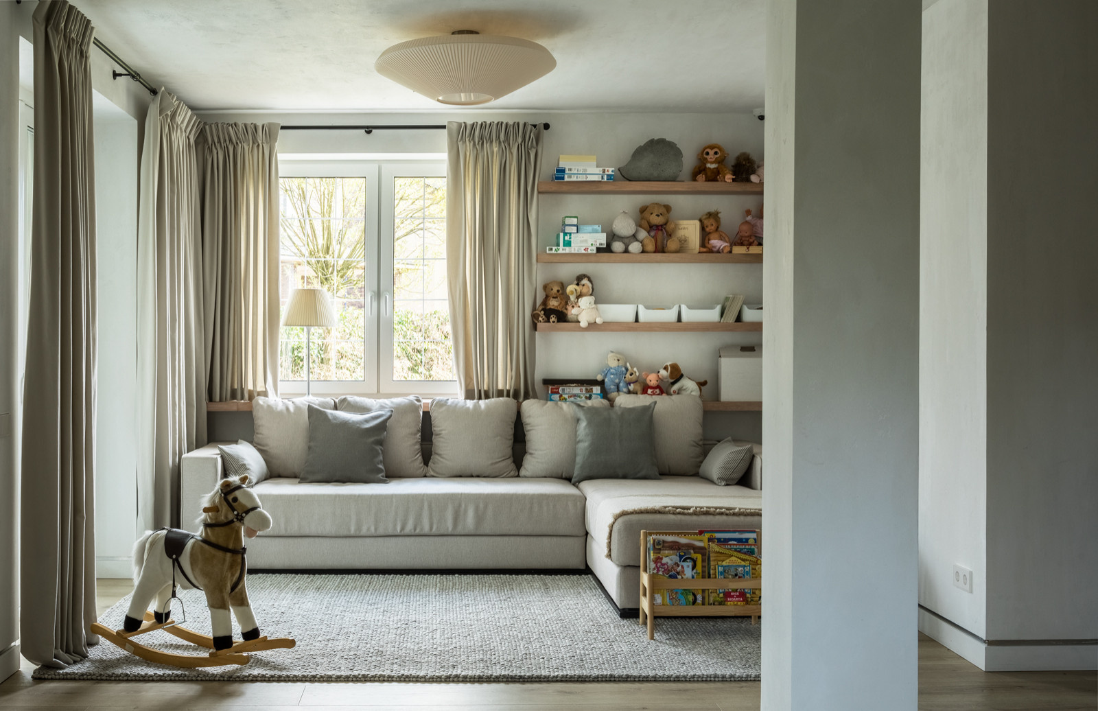 Houzz тур: Дом с рабочей кухней, отдельной игровой и кинозалом