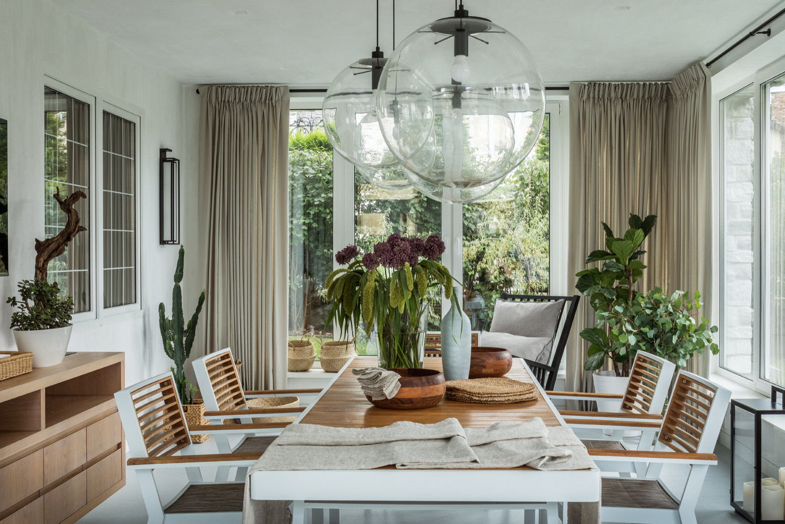 Обложка статьи: Houzz тур: Дом с рабочей кухней, отдельной игровой и кинозалом