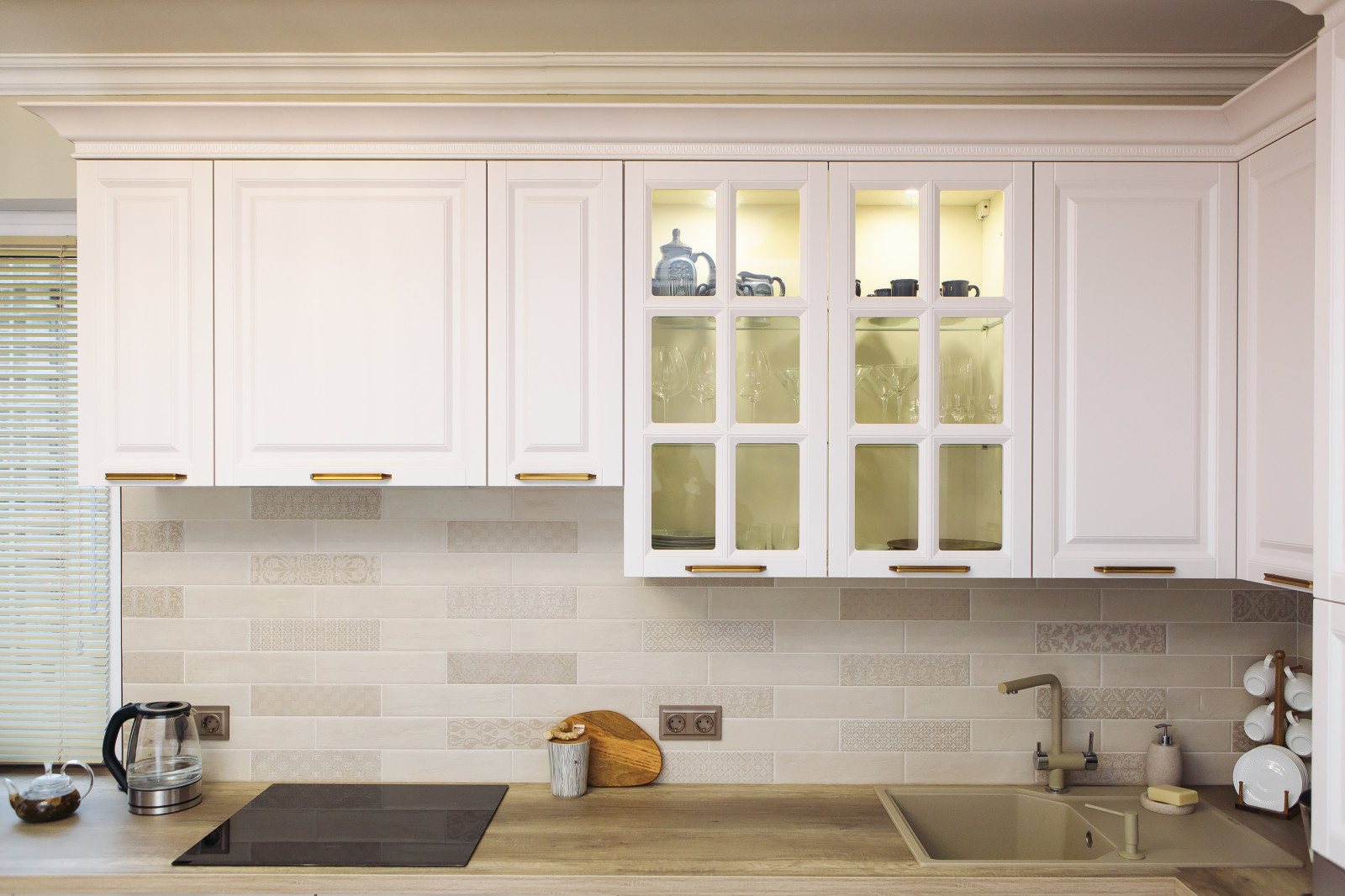 Светлая кухня-гостиная в ЖК Цивилизация