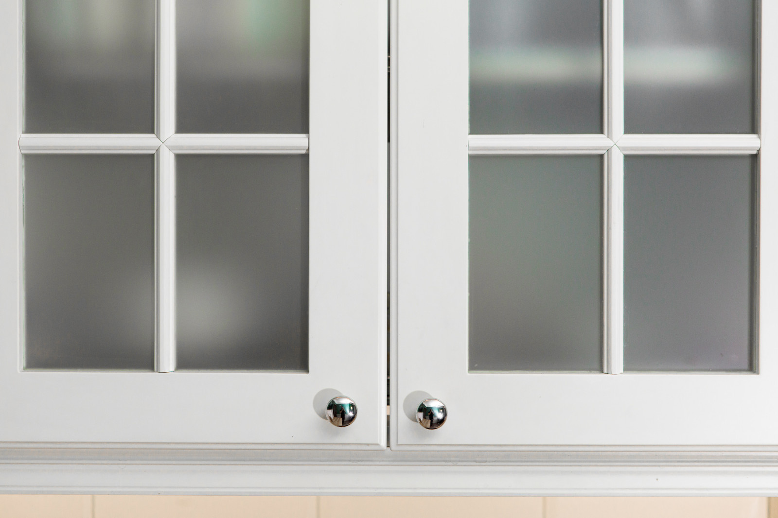 Кухня строгих форм для мужчины хирурга