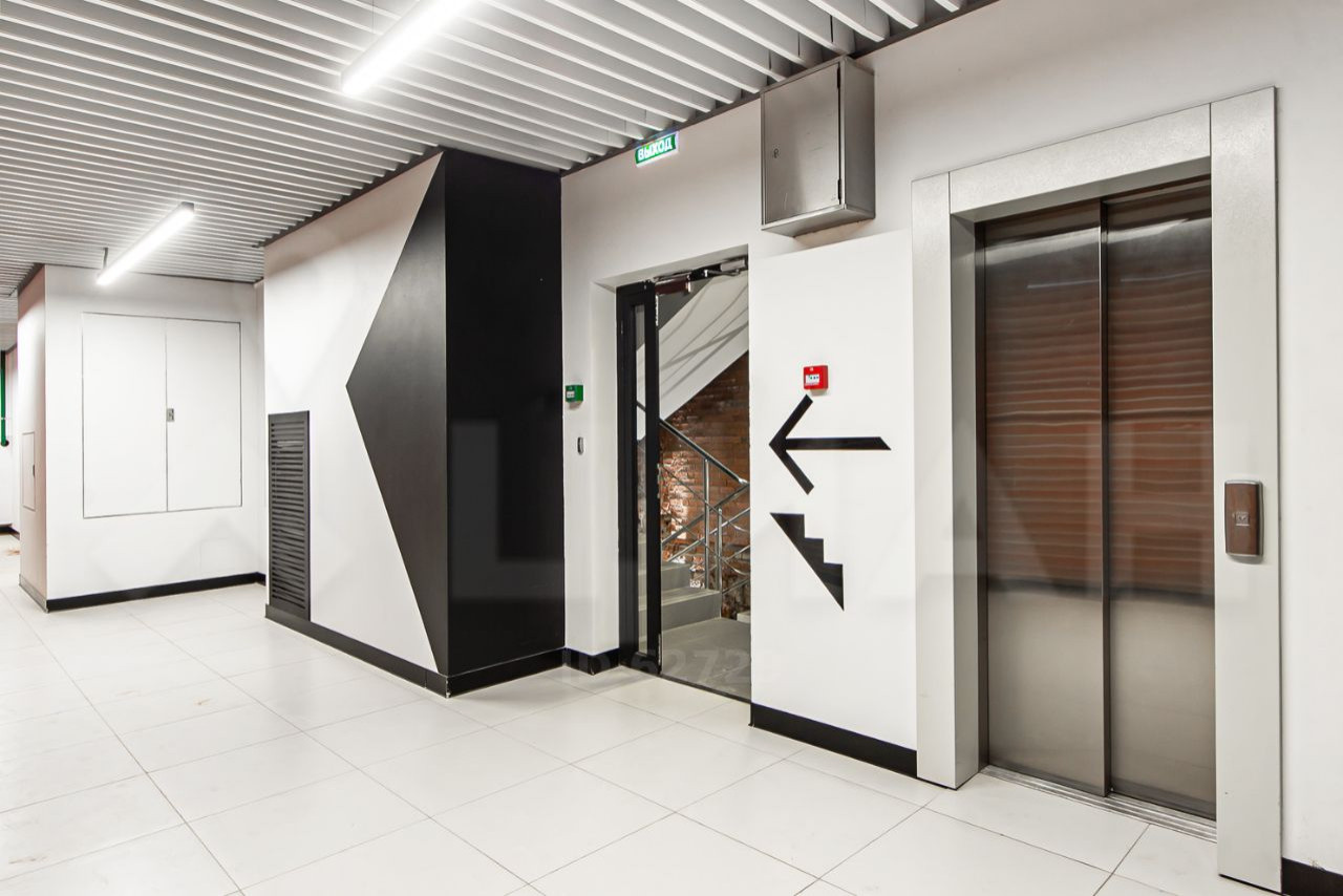 Обложка проекта: Геометрический двухуровневый лофт