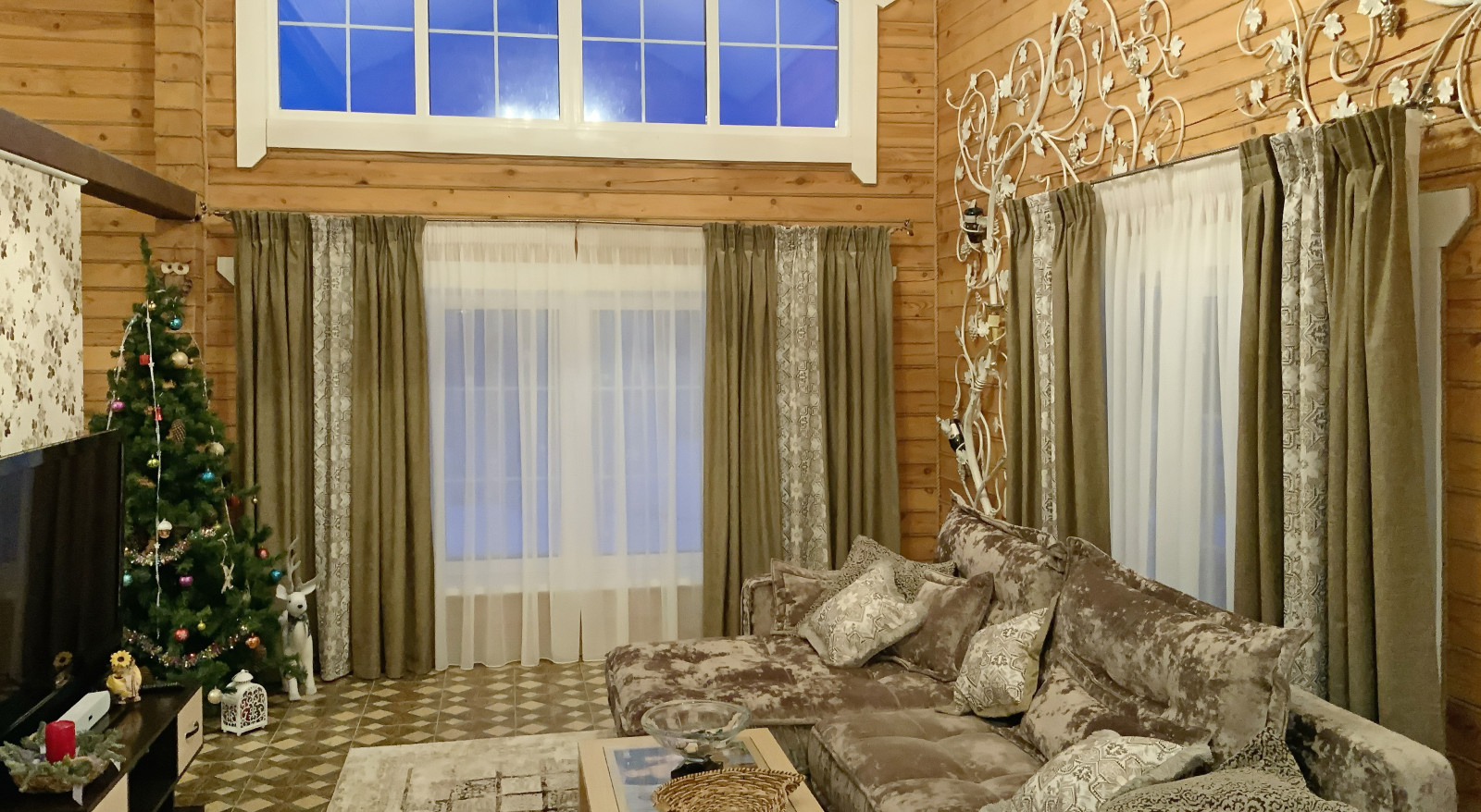 Обложка проекта: Шторы в гостиную загородного дома  - дизайн, пошив. монтаж.