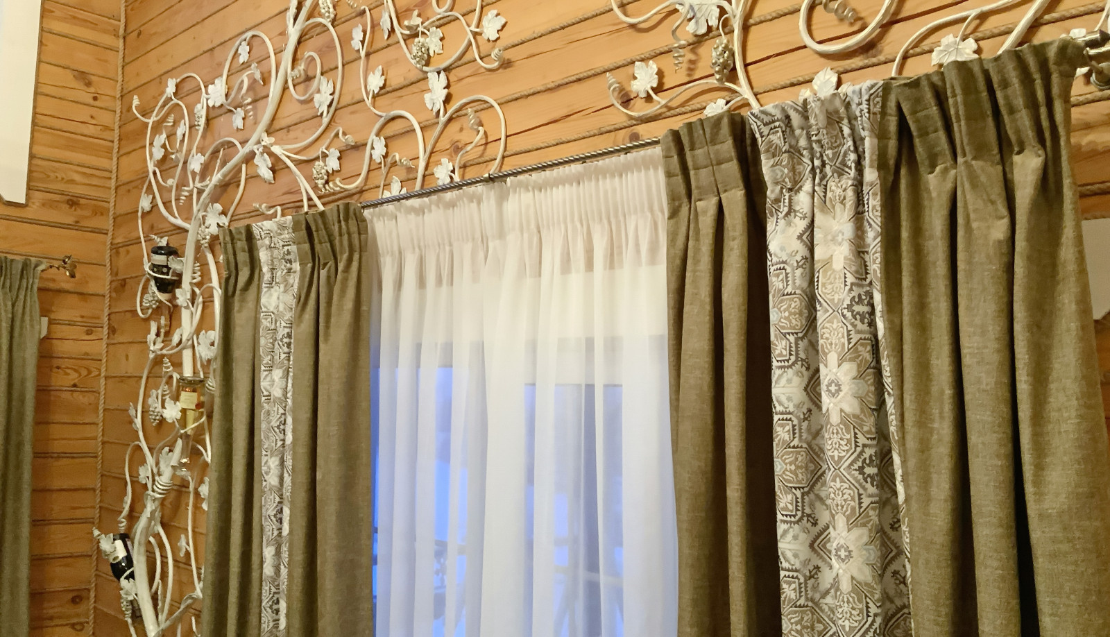 Шторы в гостиную загородного дома  - дизайн, пошив. монтаж.