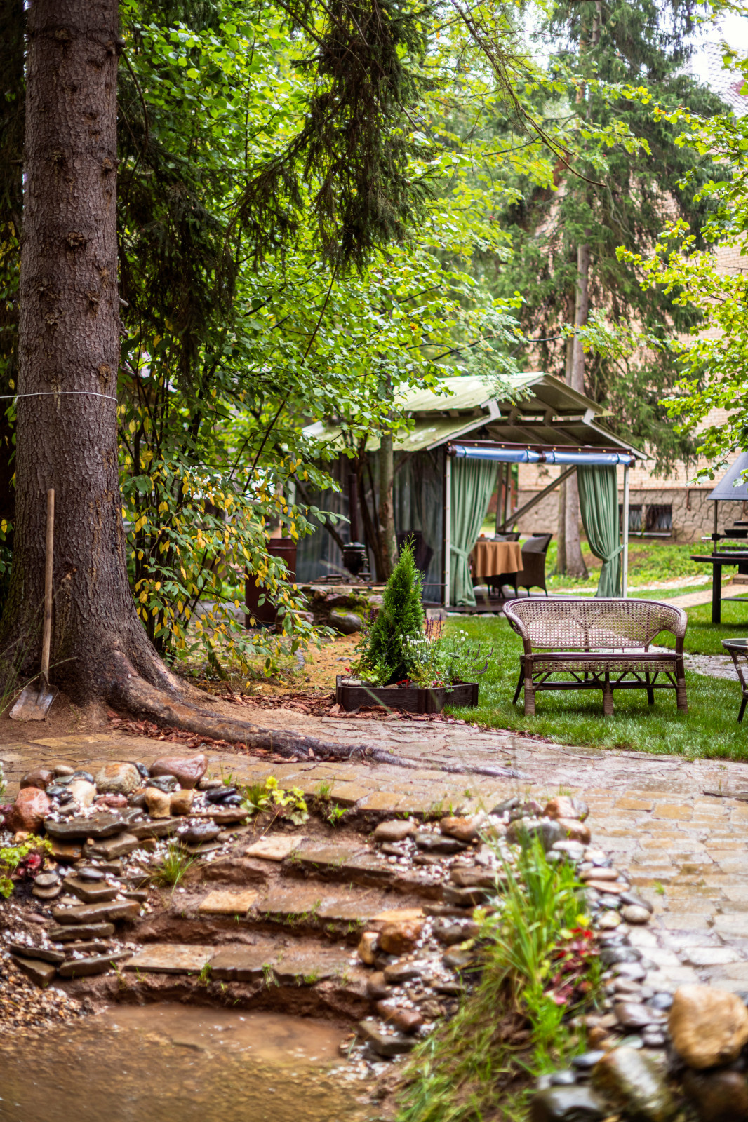 Декорирование беседки и участка Людмилы Хитяевой. "На дачу! С Наташей Барбье"