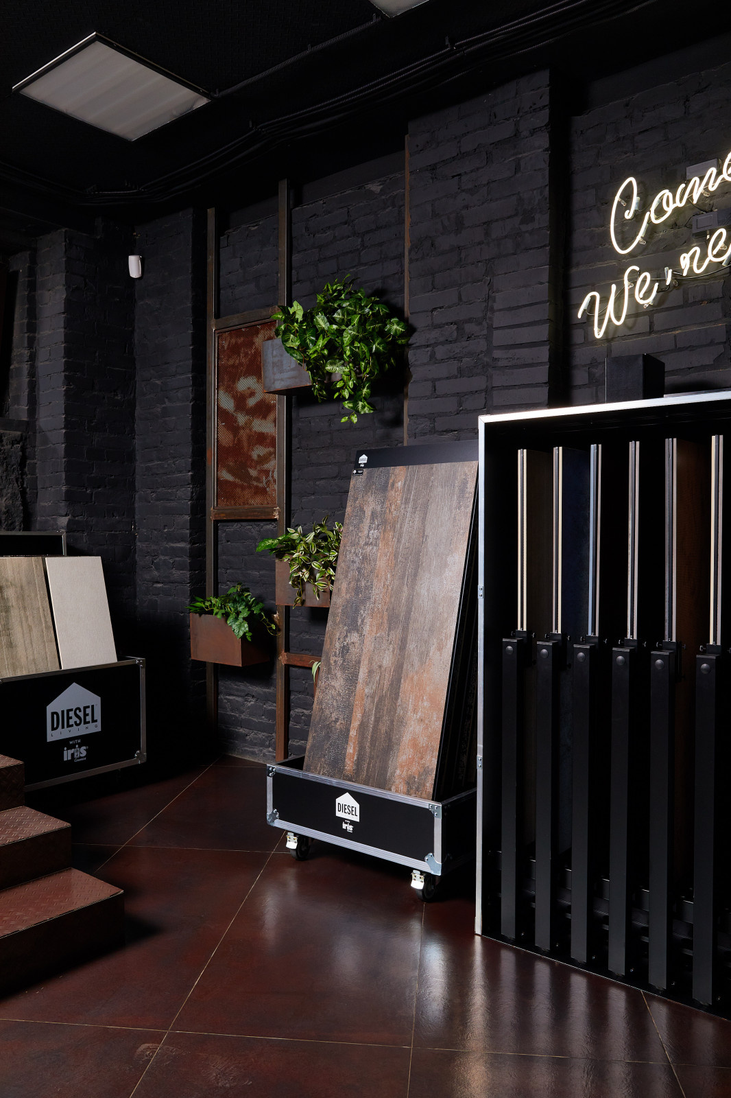 Экспозиция шоурума SpazioIris Moscow