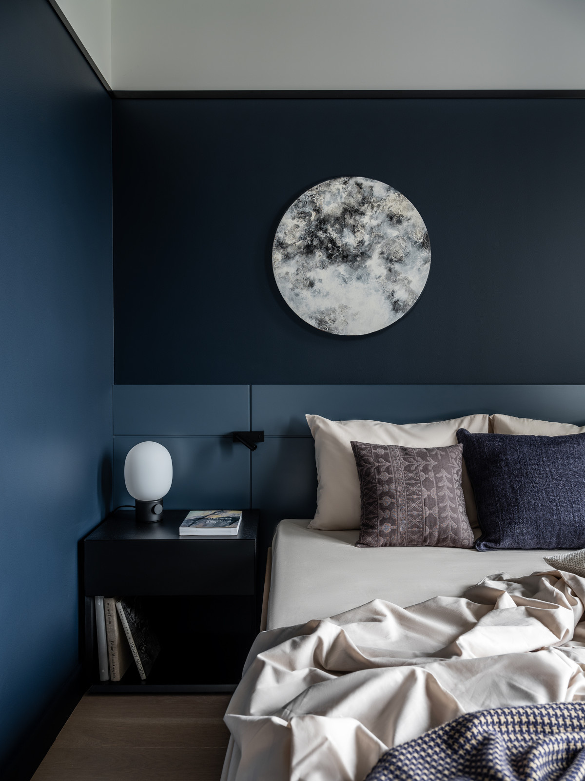 Houzz тур: 54 кв.м — квартира с «луной» в спальне