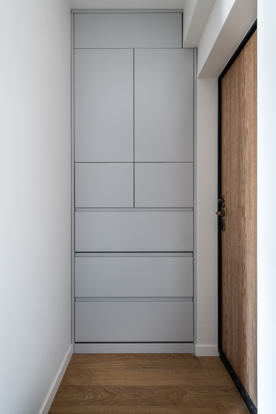 KOMSOM FLAT
