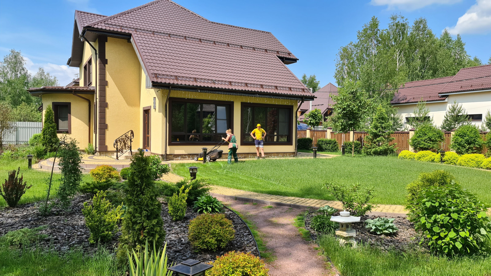 Посадка растений, озеленение