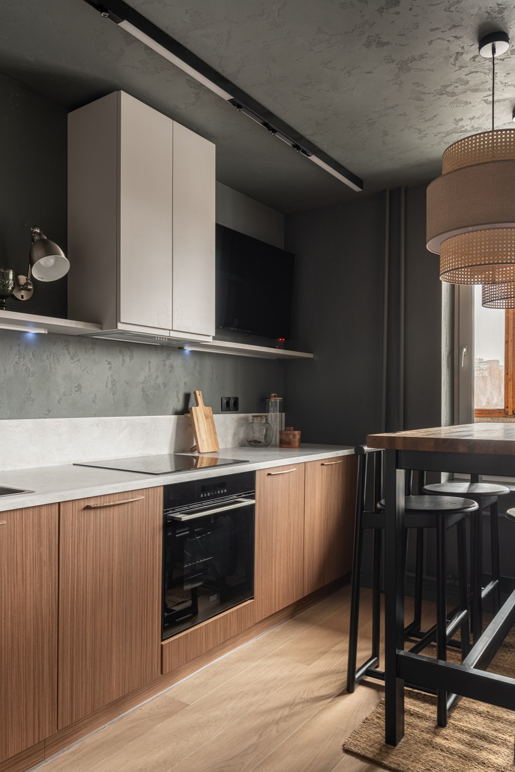 До и после: Кухня со спящей японкой