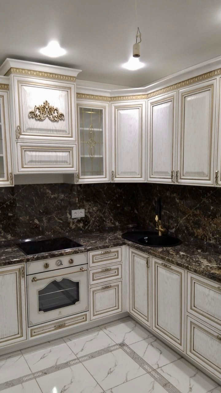 Угловая классическая кухня Массив дуба Берта