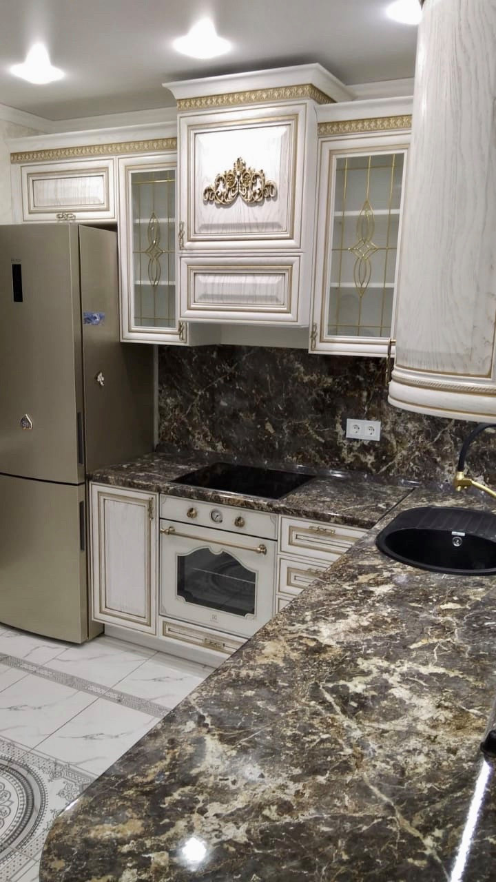 Угловая классическая кухня Массив дуба Берта