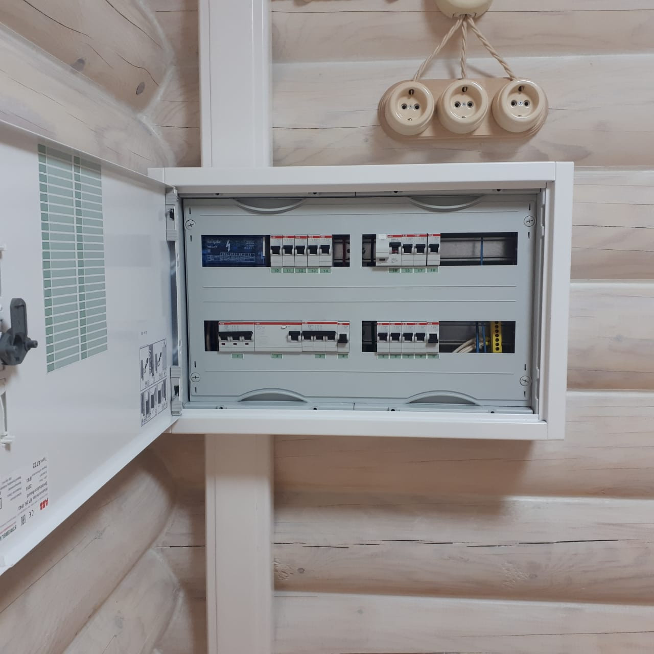 Монтаж электрики в ретро стиле
