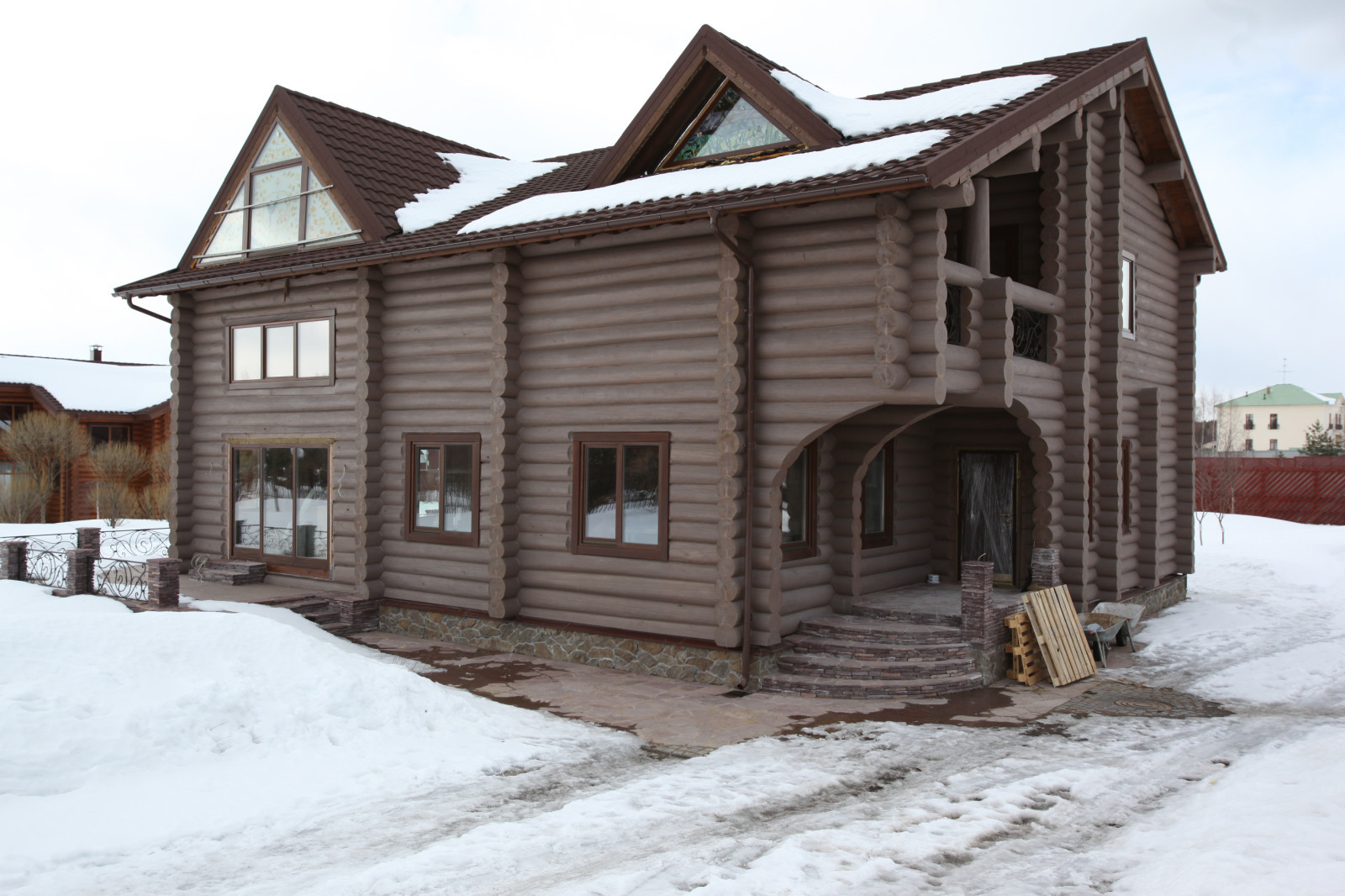 Обложка проекта: Дом из бревна .