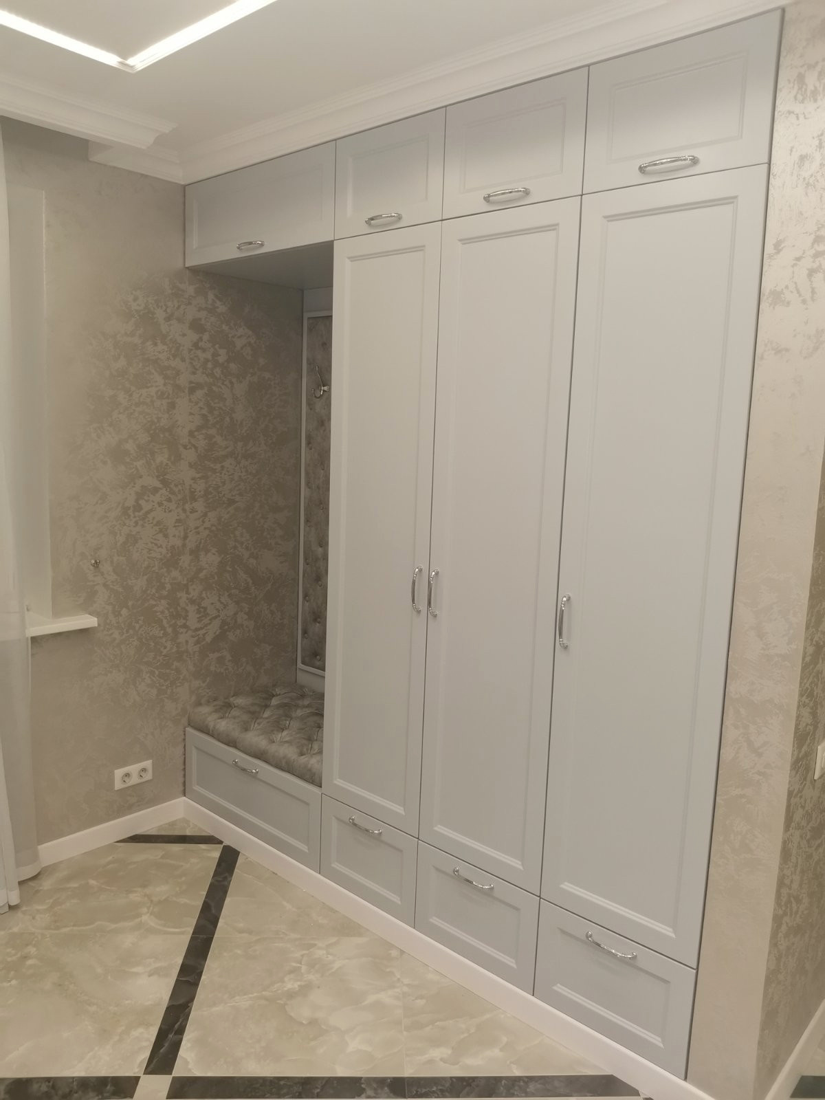 Шкафы в прихожую