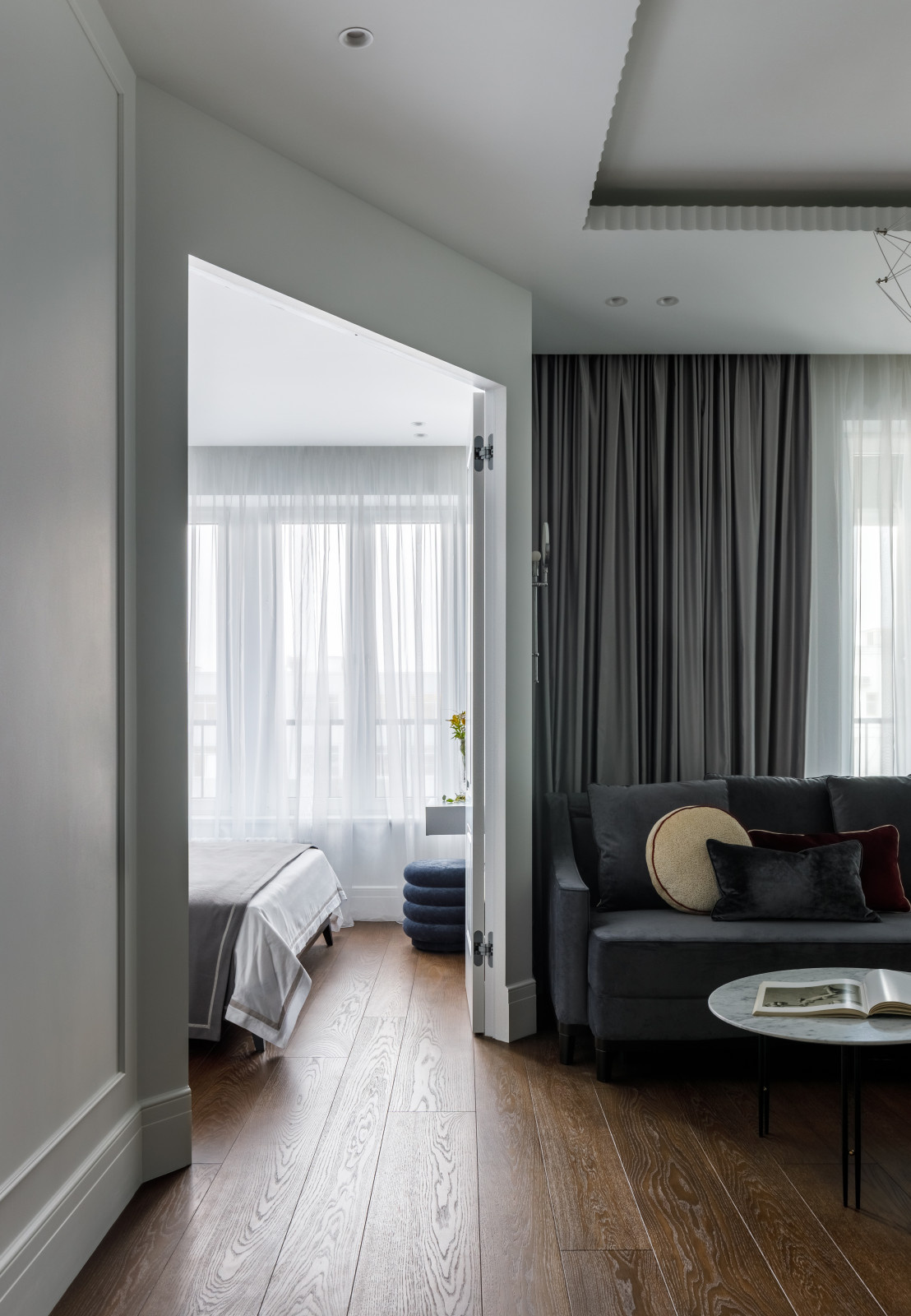 Ремонт двухкомнатной квартиры 50 м² для девушки в стиле неоклассика