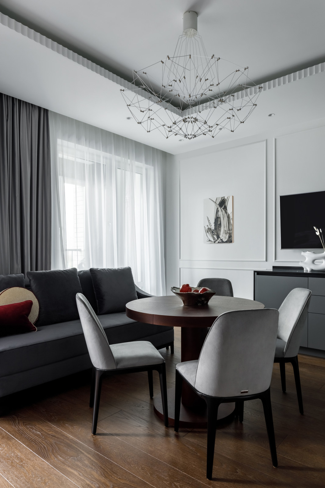 Ремонт двухкомнатной квартиры 50 м² для девушки в стиле неоклассика