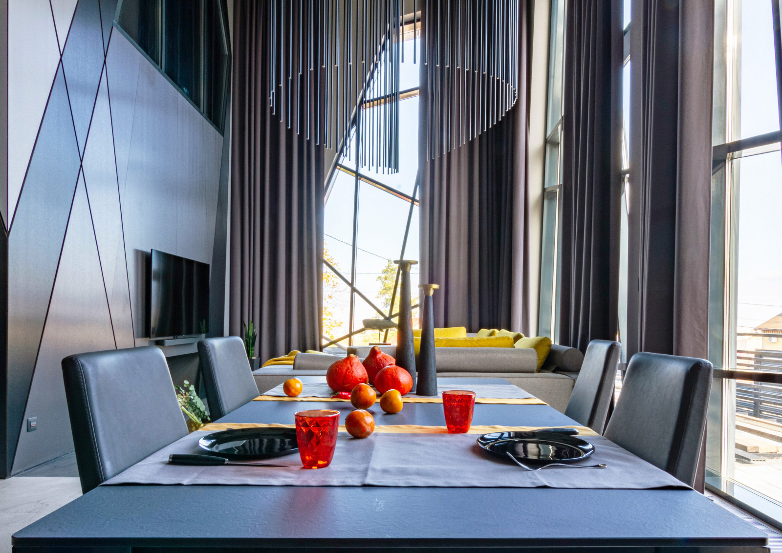 Houzz тур: Неожиданно деконструктивистский частный дом в Саратове
