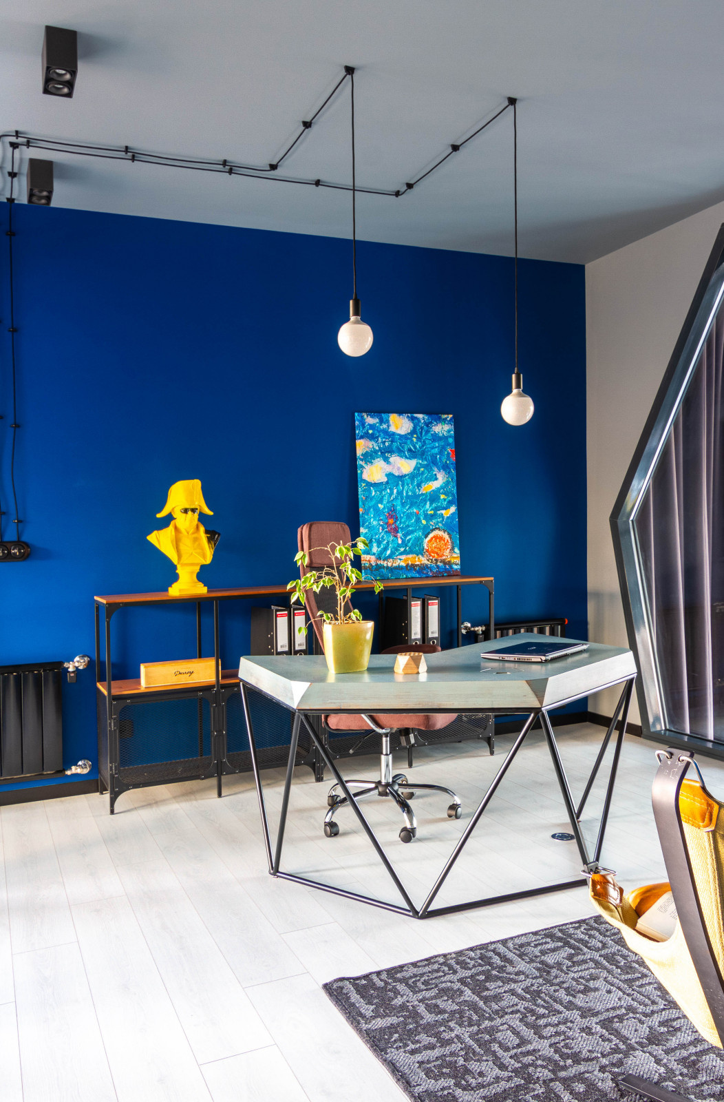 Houzz тур: Неожиданно деконструктивистский частный дом в Саратове