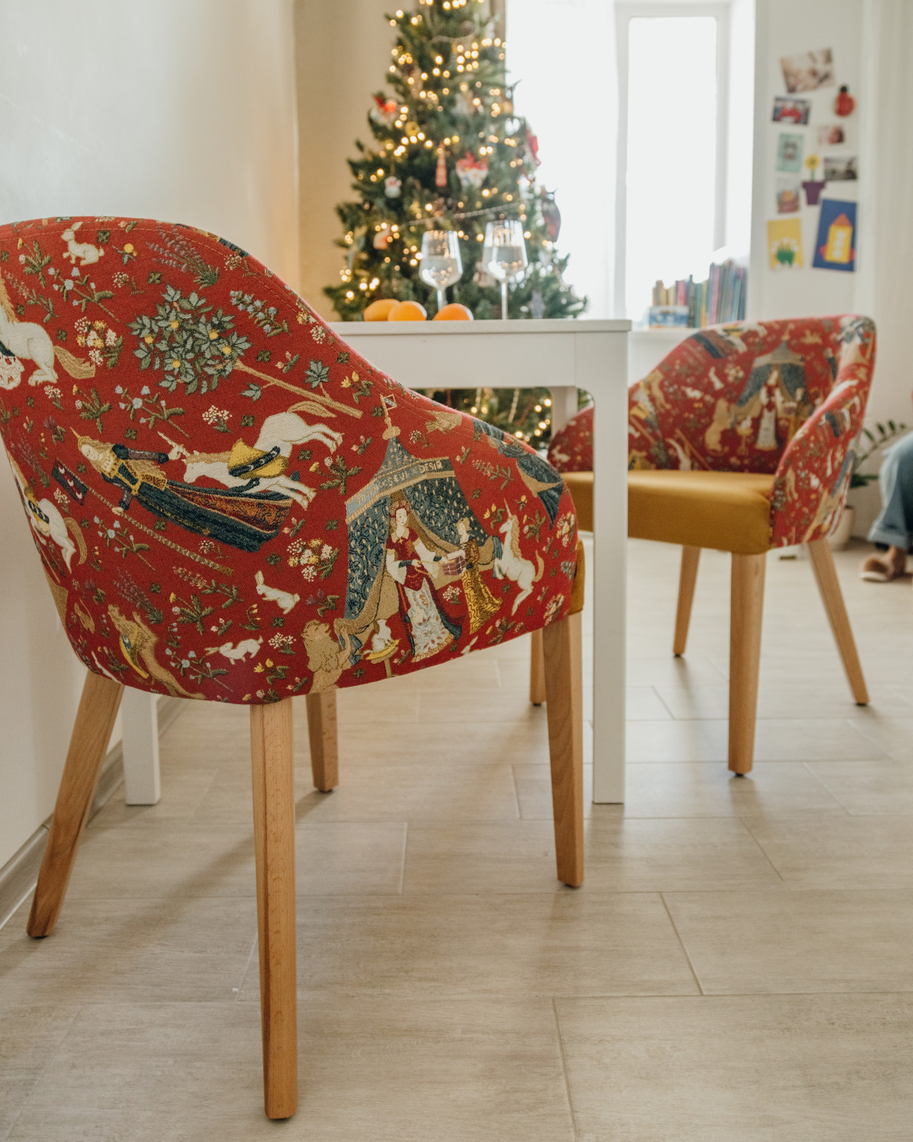 стулья Эвиан