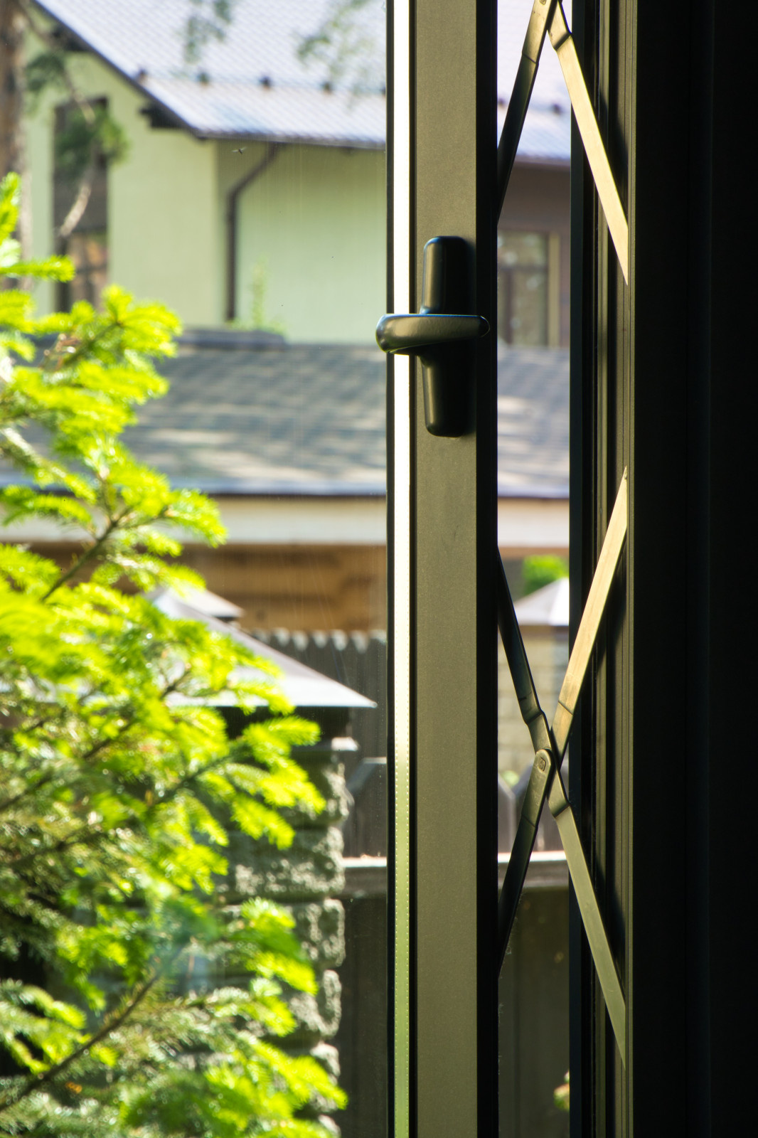 Параллельно-отставное окно