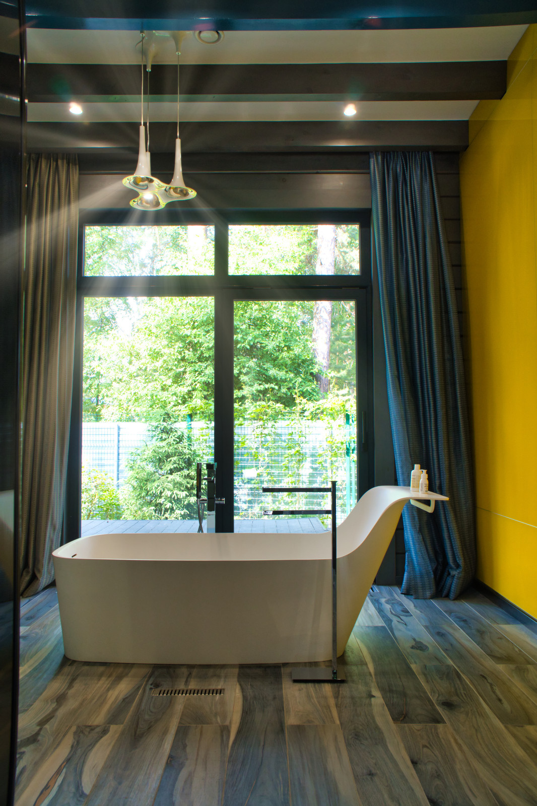 Одноэтажный загородный дом с вторым светом