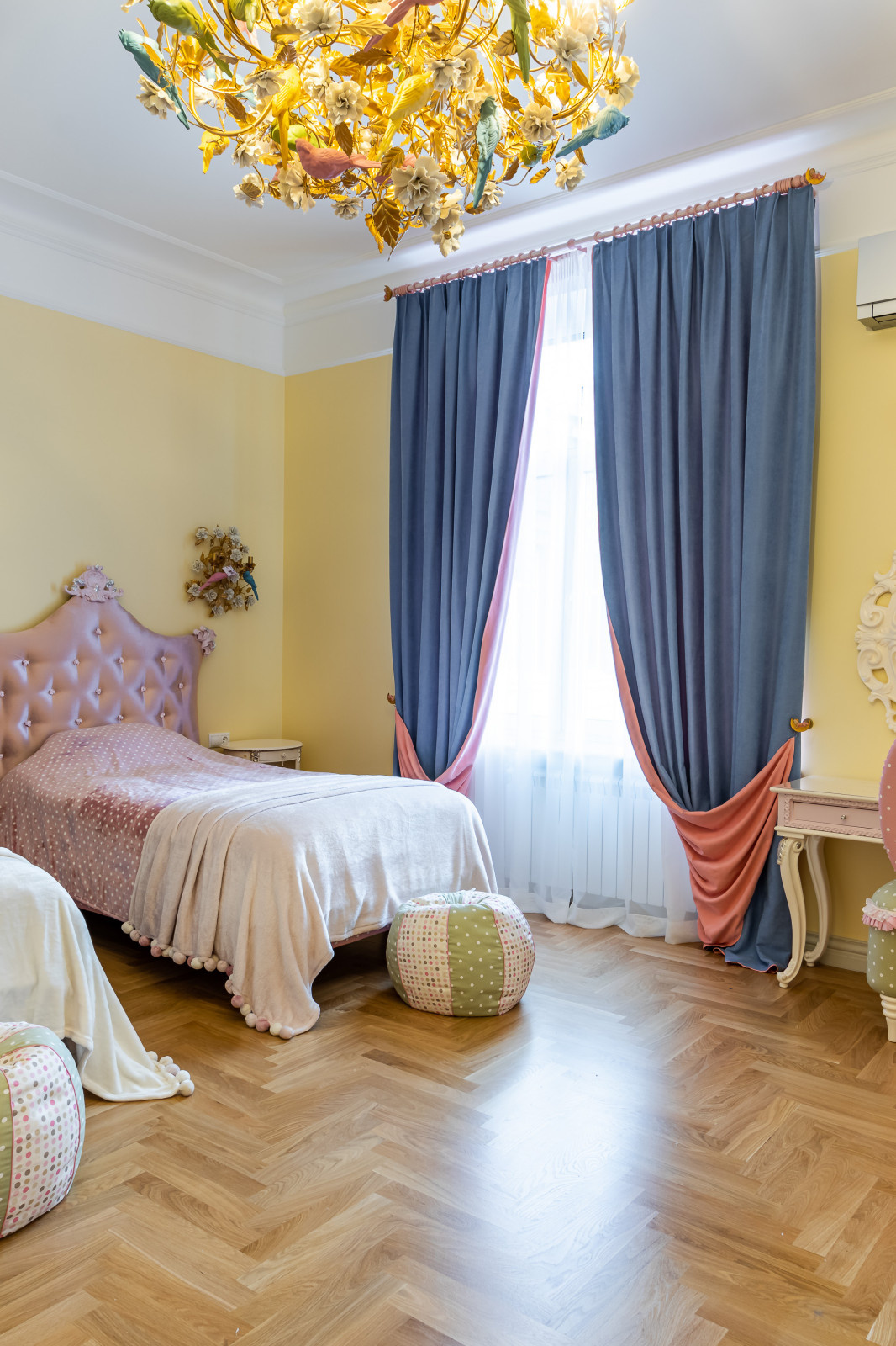 Дворец в многоквартирном доме