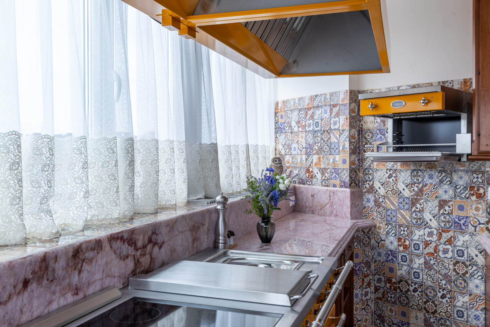 Дворец в многоквартирном доме