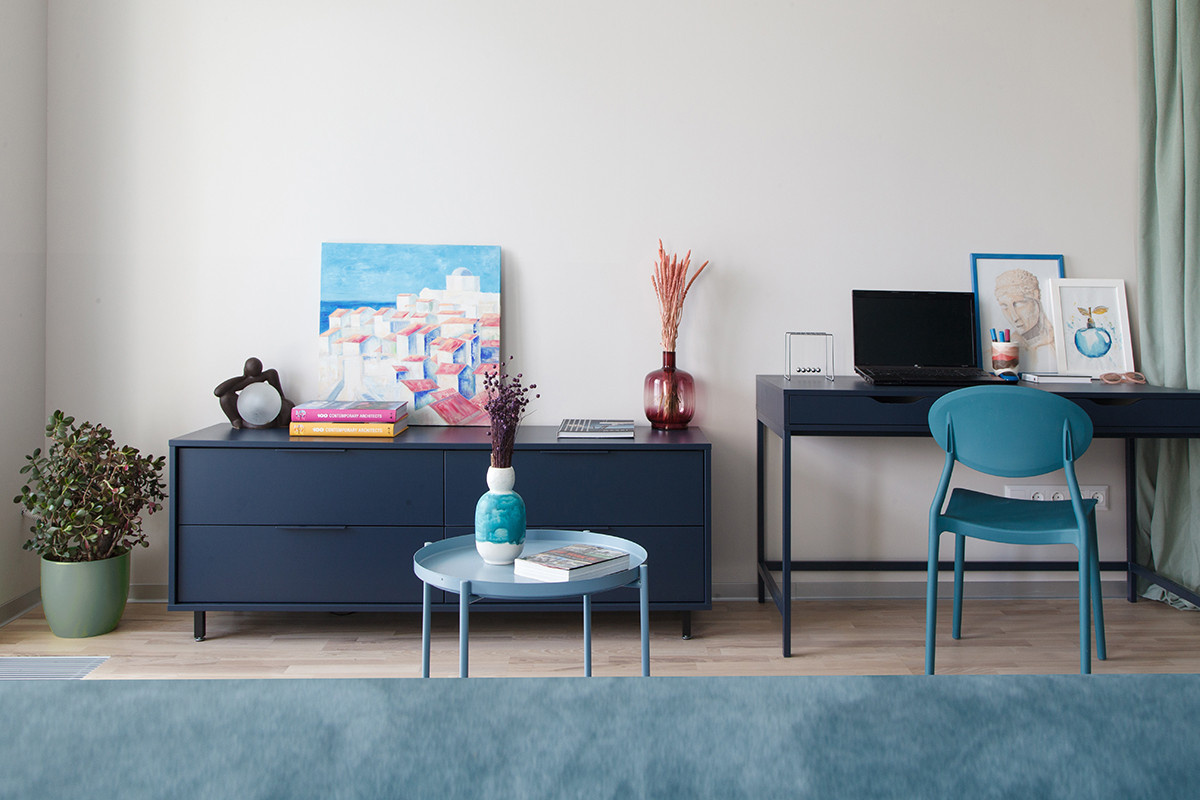 Houzz Беларусь: Квартира со шкафом, функциональным с трех сторон