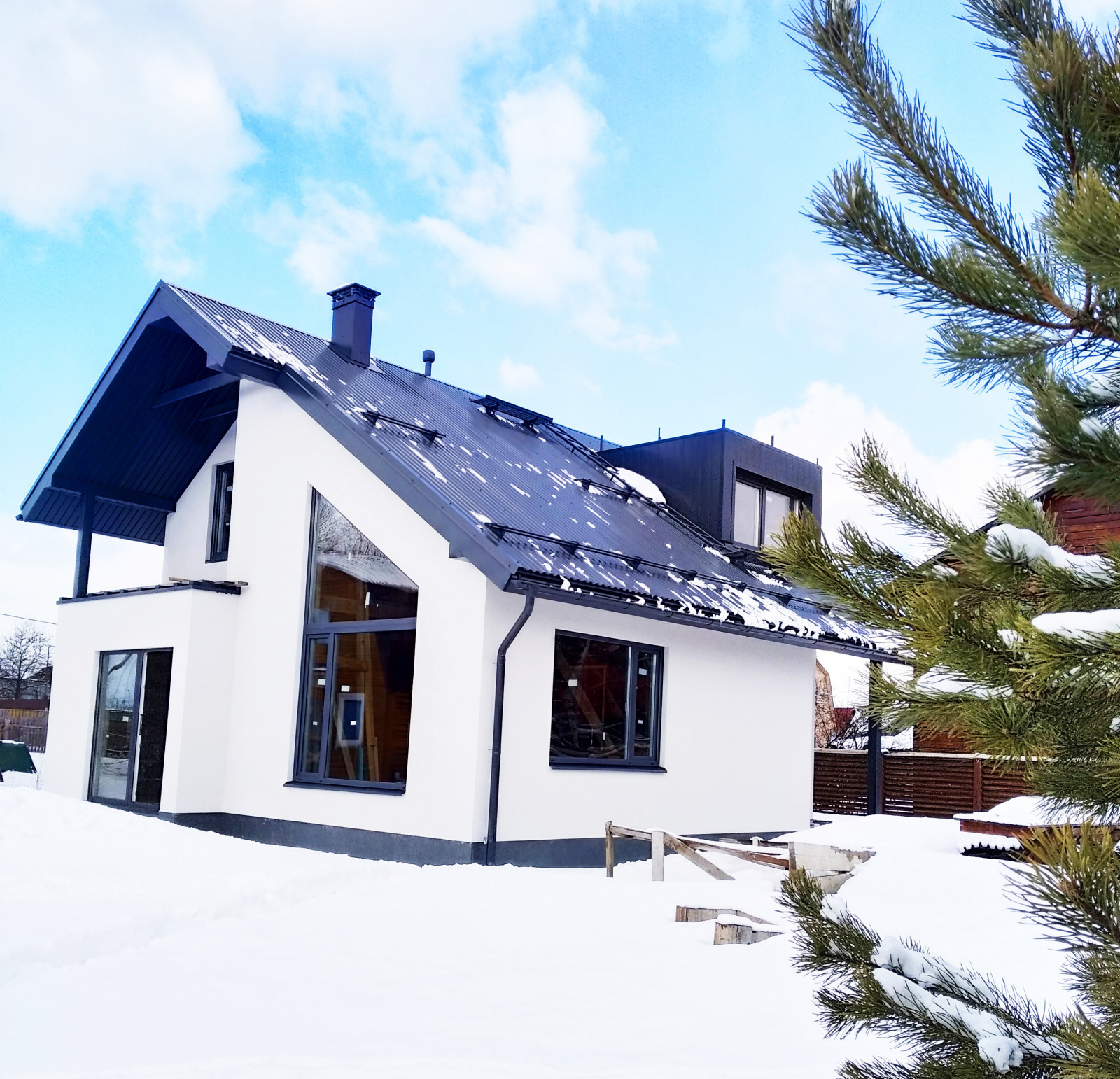 Загородный дом с мансардой