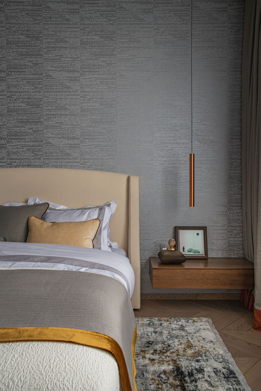 Houzz тур: Интерьер с шестью спрятанными монолитными колоннами