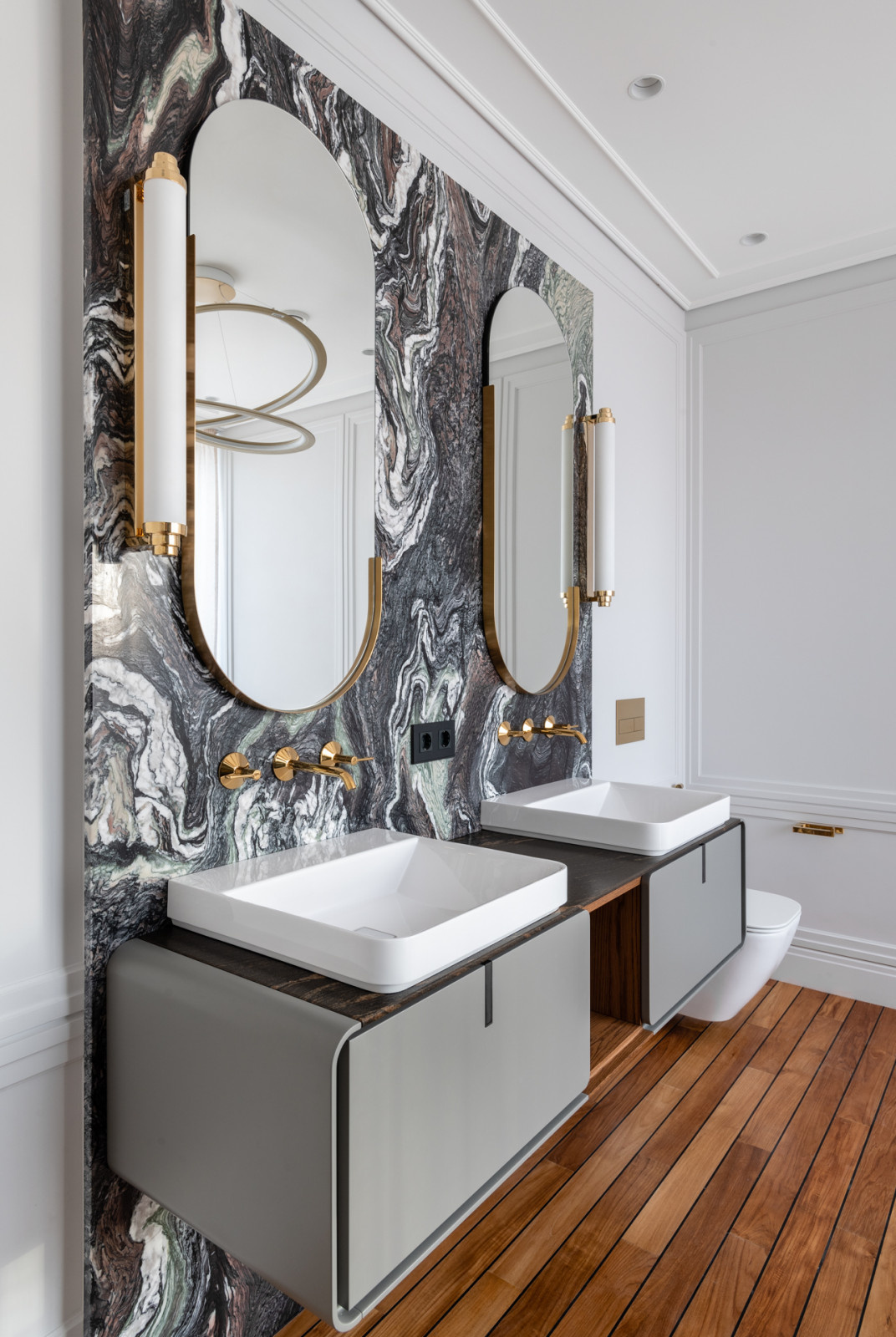 Обложка альбома: bathroom