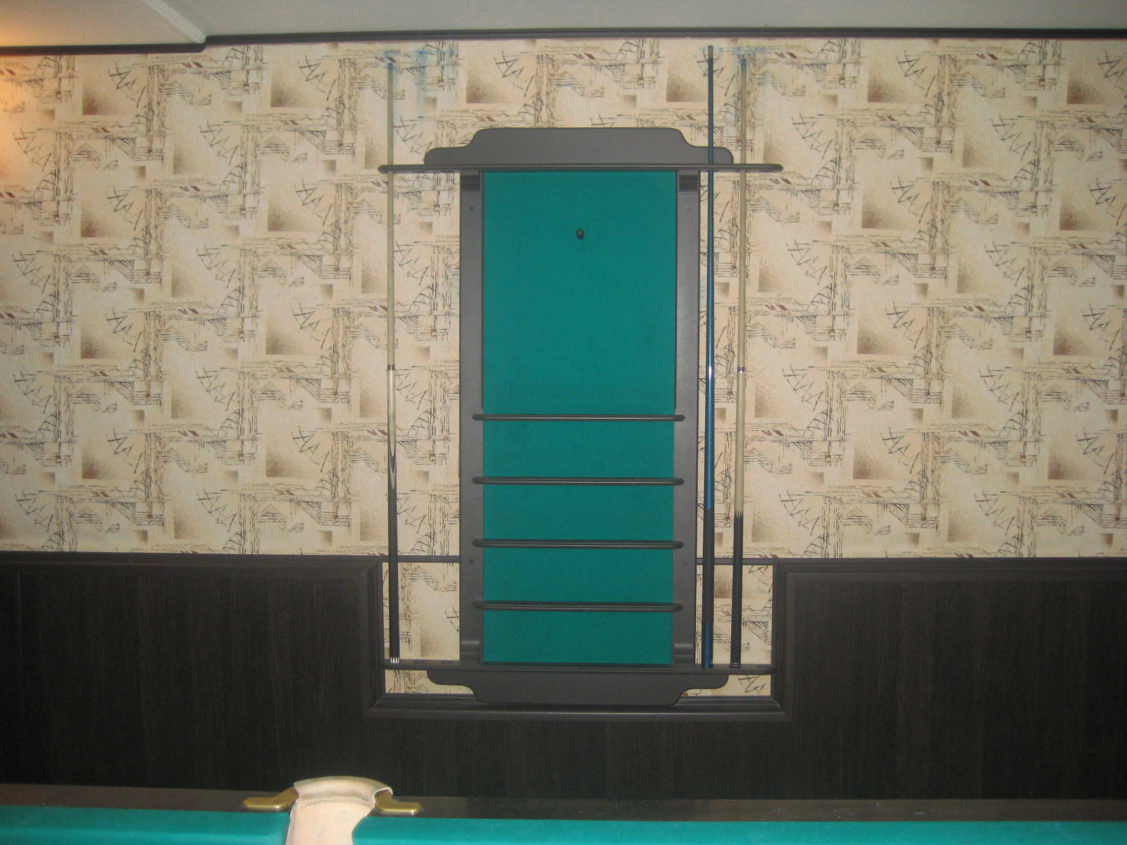 billiard room