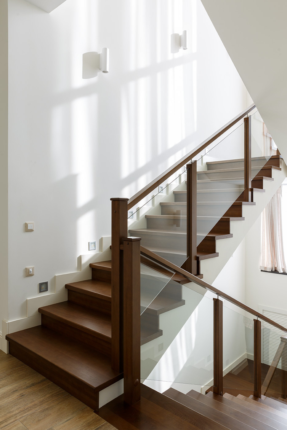 Дом на склоне