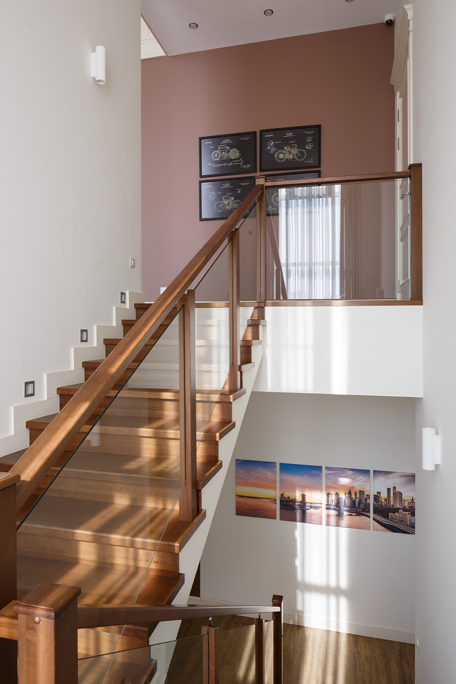 Дом на склоне