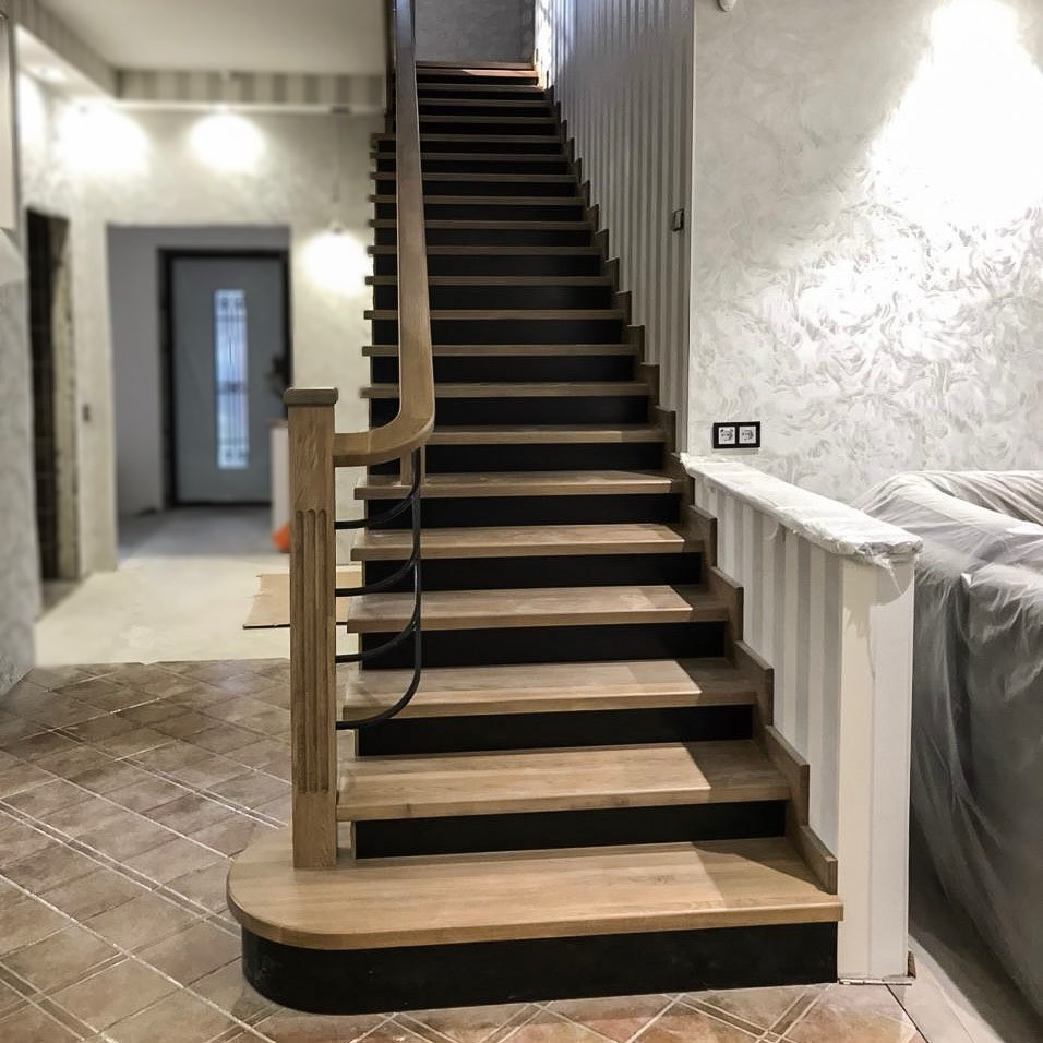 Обложка проекта: Лестница Олега из КП Белый берег ⠀ ⠀