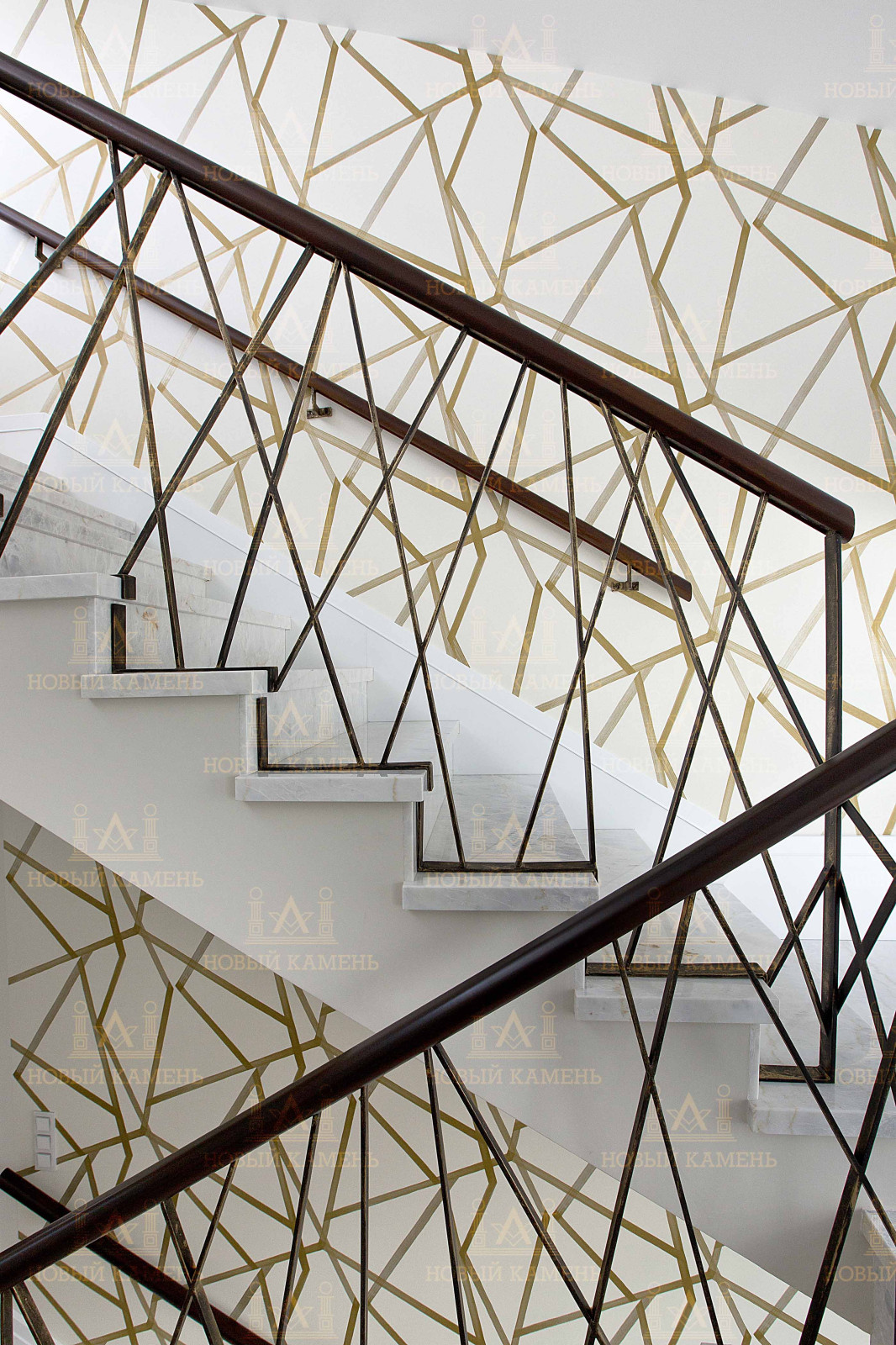 Лестница из мрамора