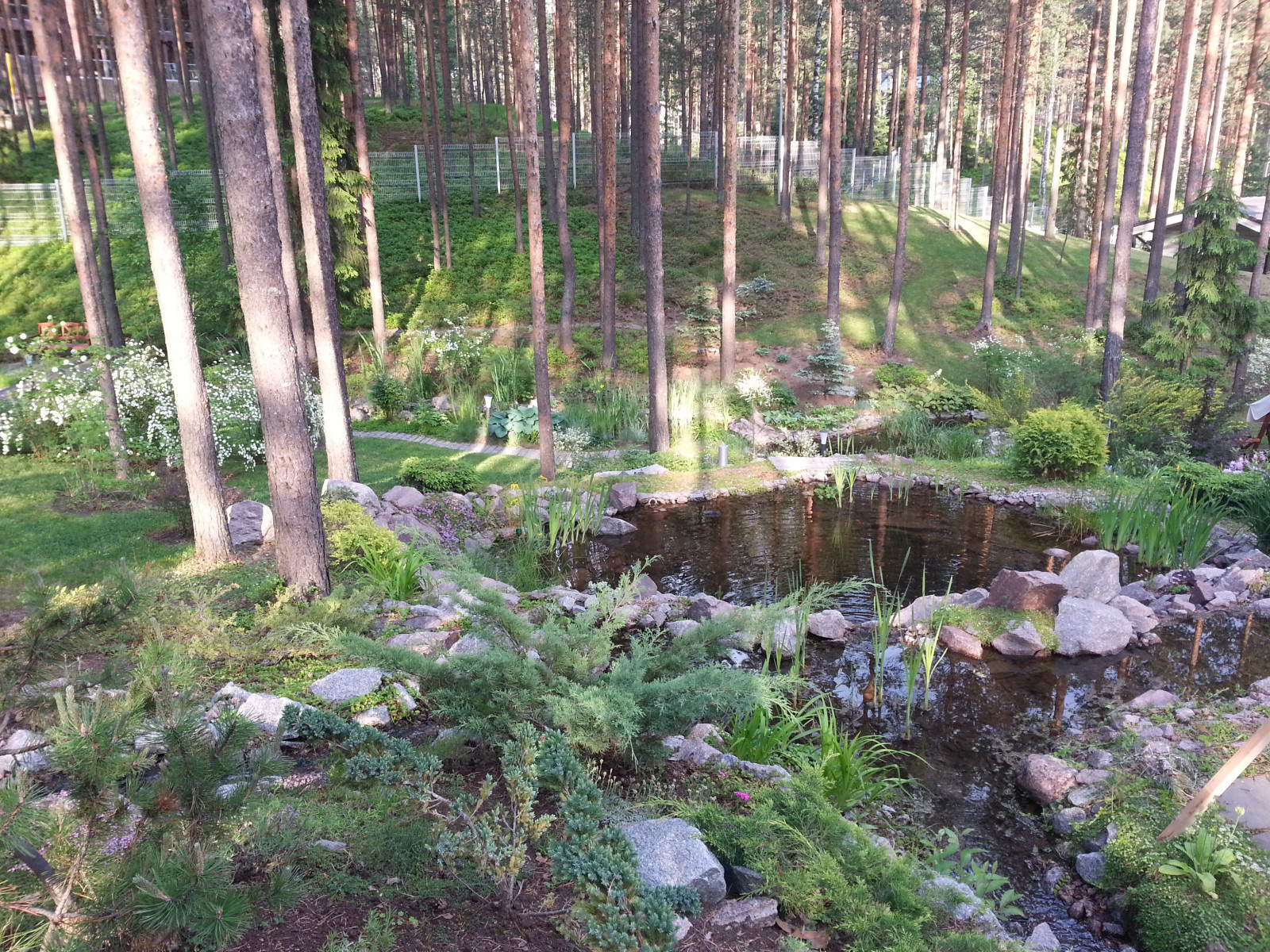 Декоративный водоём в п. Медное озеро