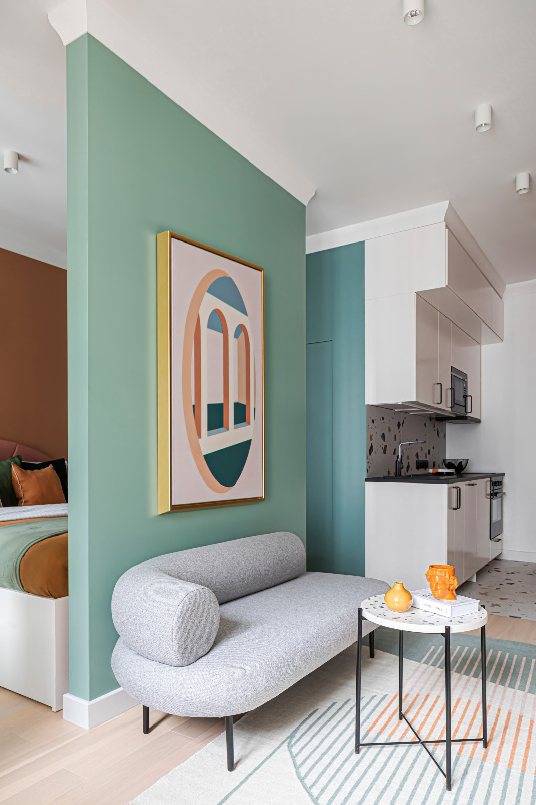 Houzz тур: 32 кв.м — яркая квартира в стиле неомемфис