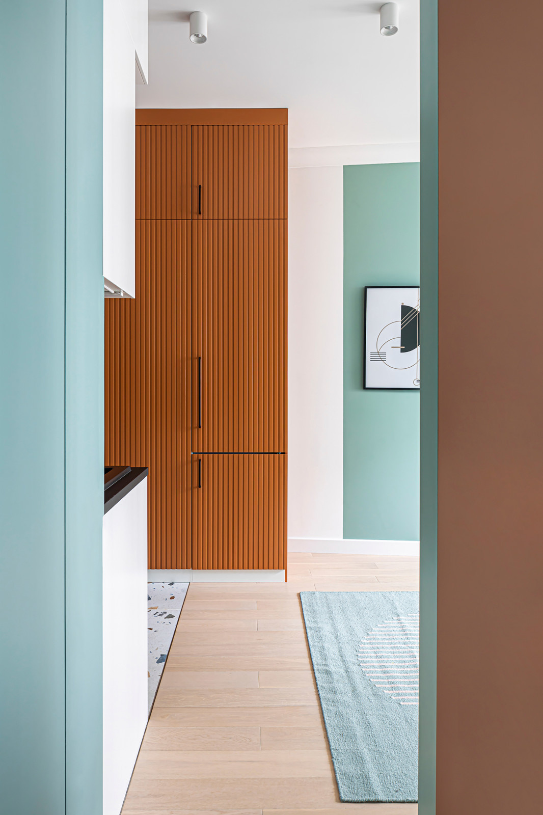 Houzz тур: 32 кв.м — яркая квартира в стиле неомемфис