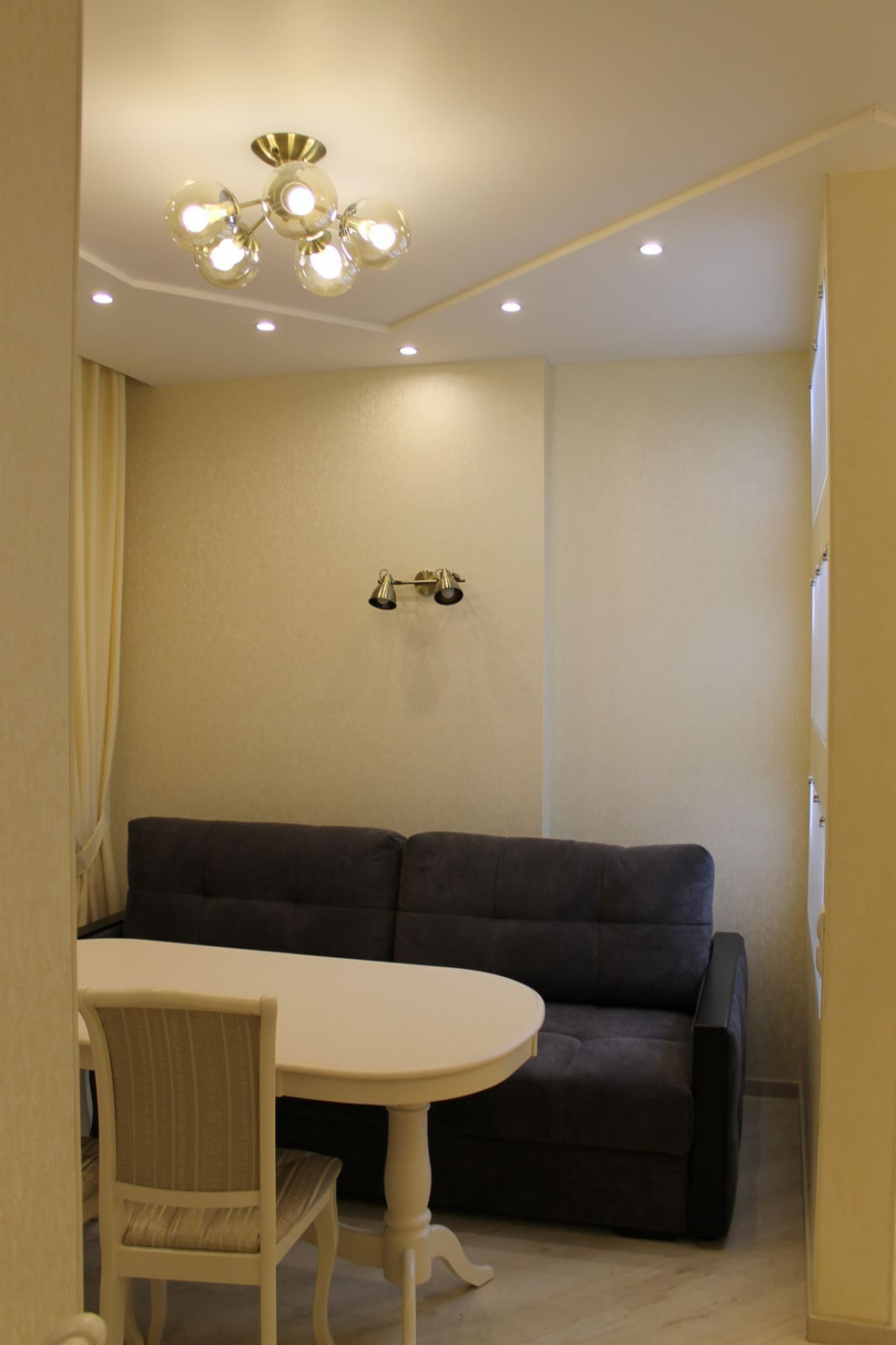 В тесноте, да! 7 советов для маленькой гостиной.