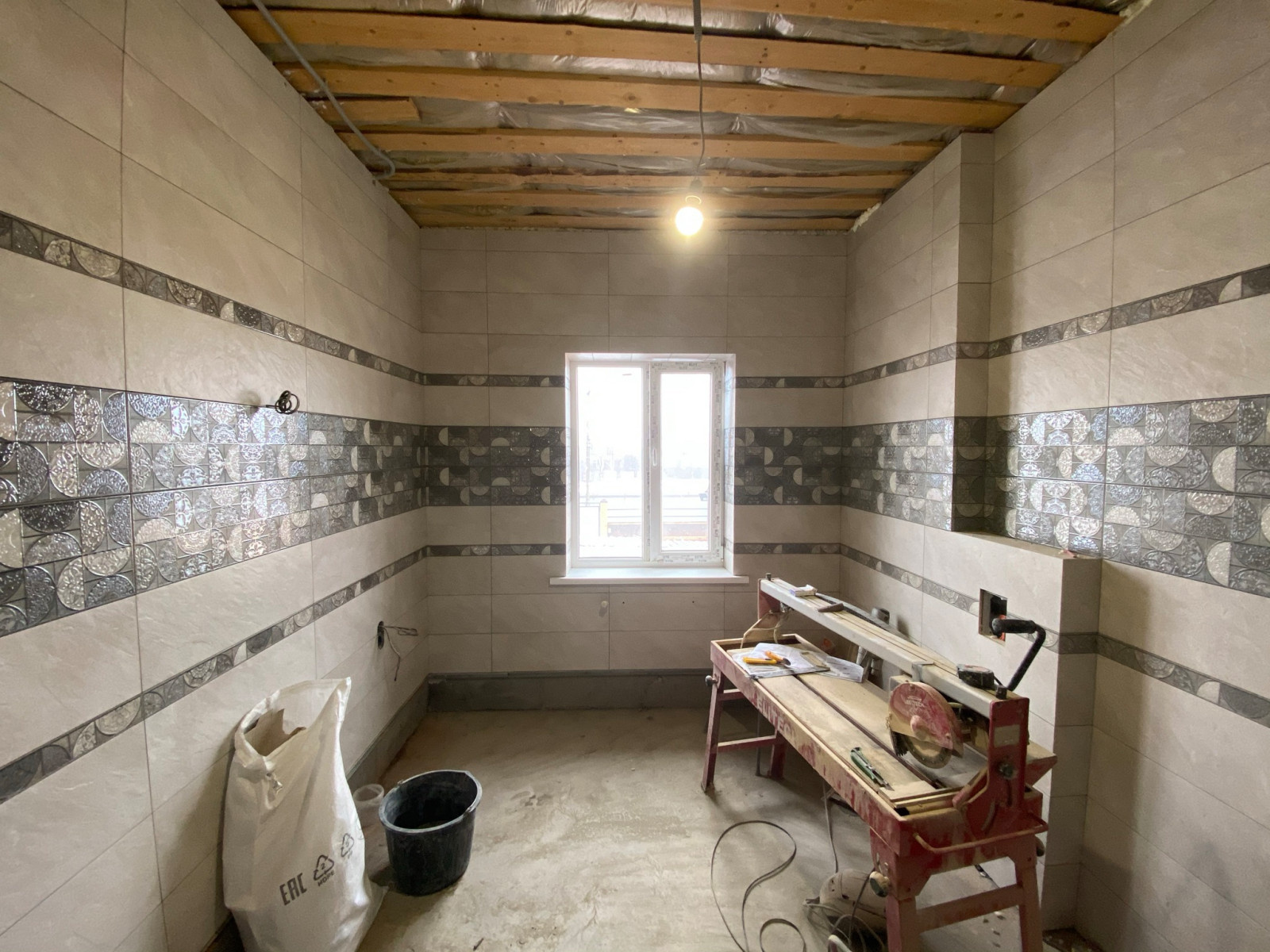 Укладка керамогранита в ваной