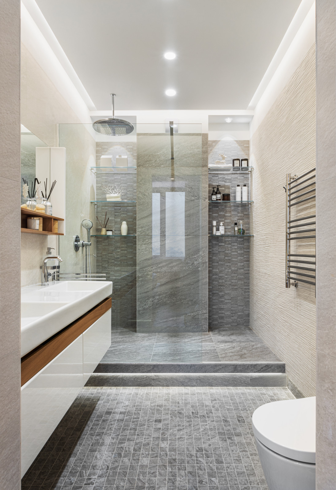 Houzz тур: Интерьер с концепцией Red go, где важен красный цвет