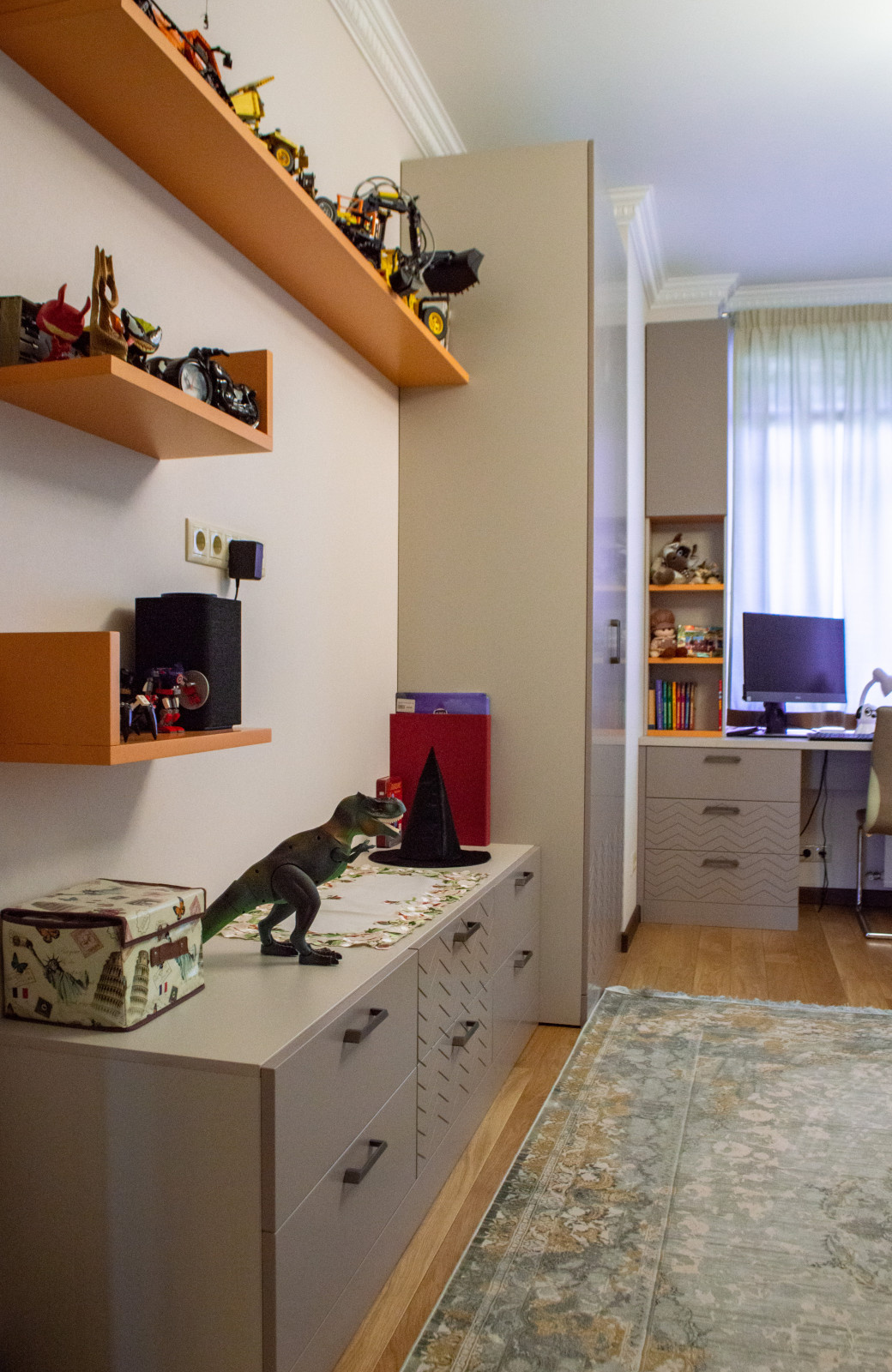 Мебель в детскую комнату для мальчика