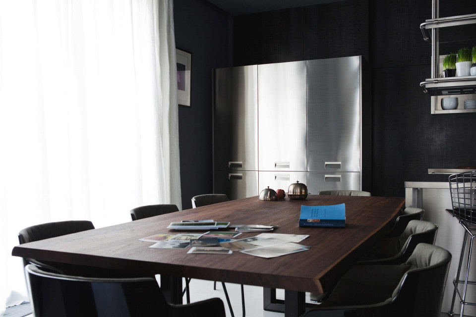 GRAY APARTMENT