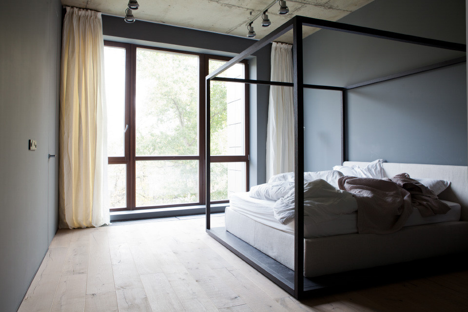GRAY APARTMENT